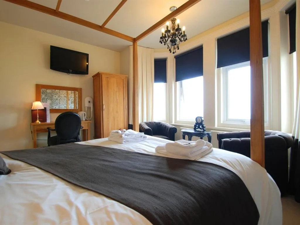 Bedroom, Bed in The Gladstone