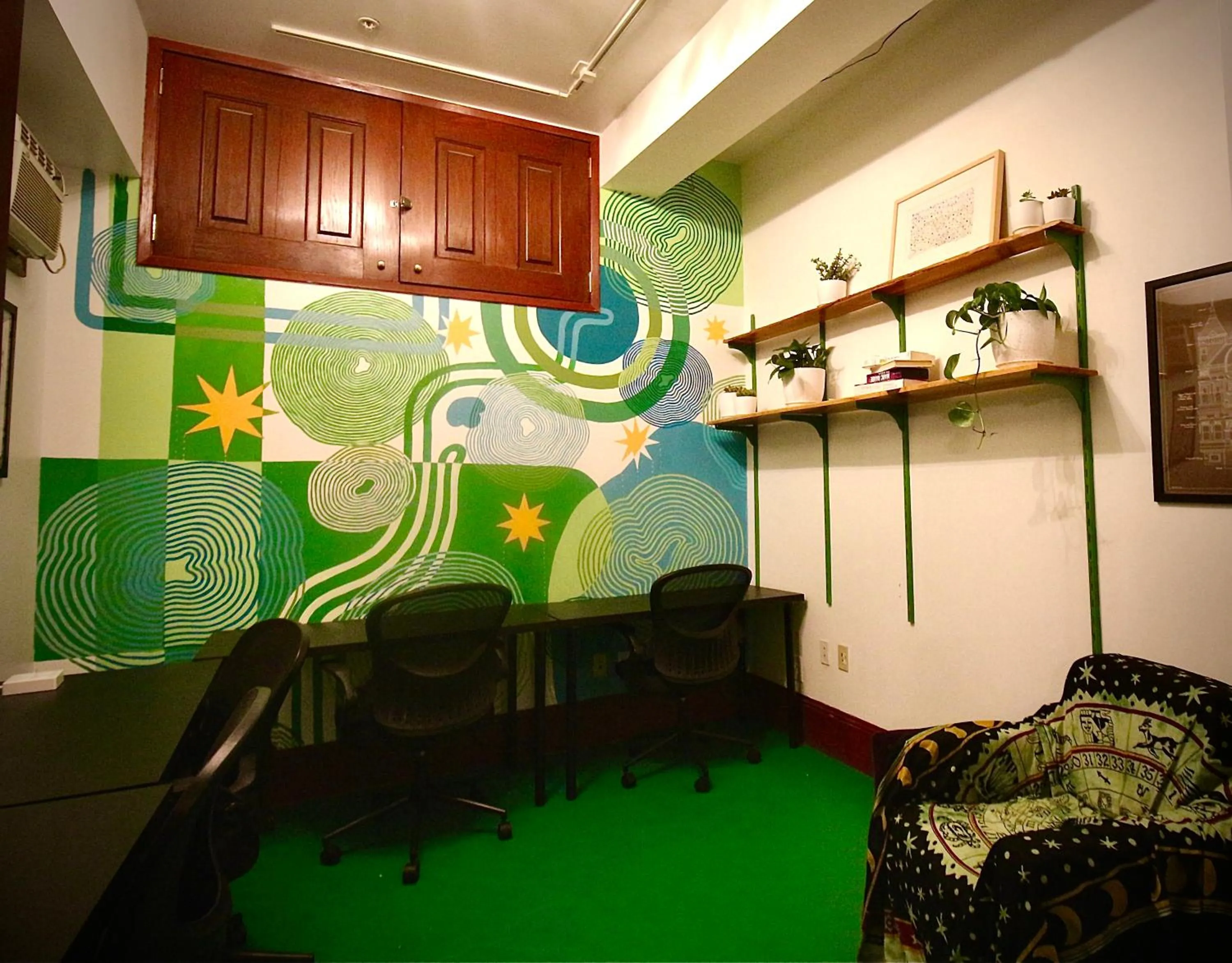 Seating area in Green Tortoise Hostel