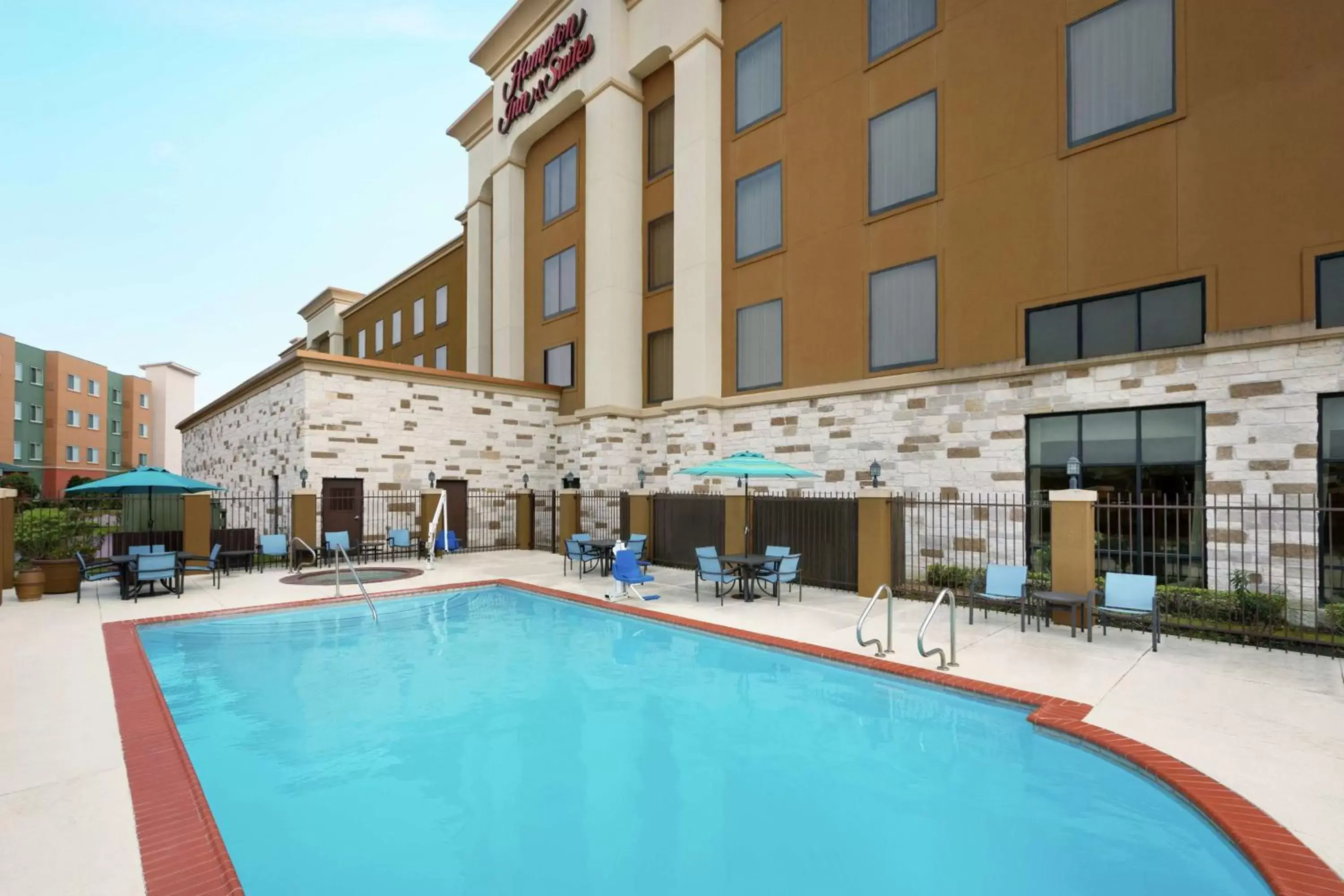 Pool view, Swimming Pool in Hampton Inn and Suites Houston Pasadena
