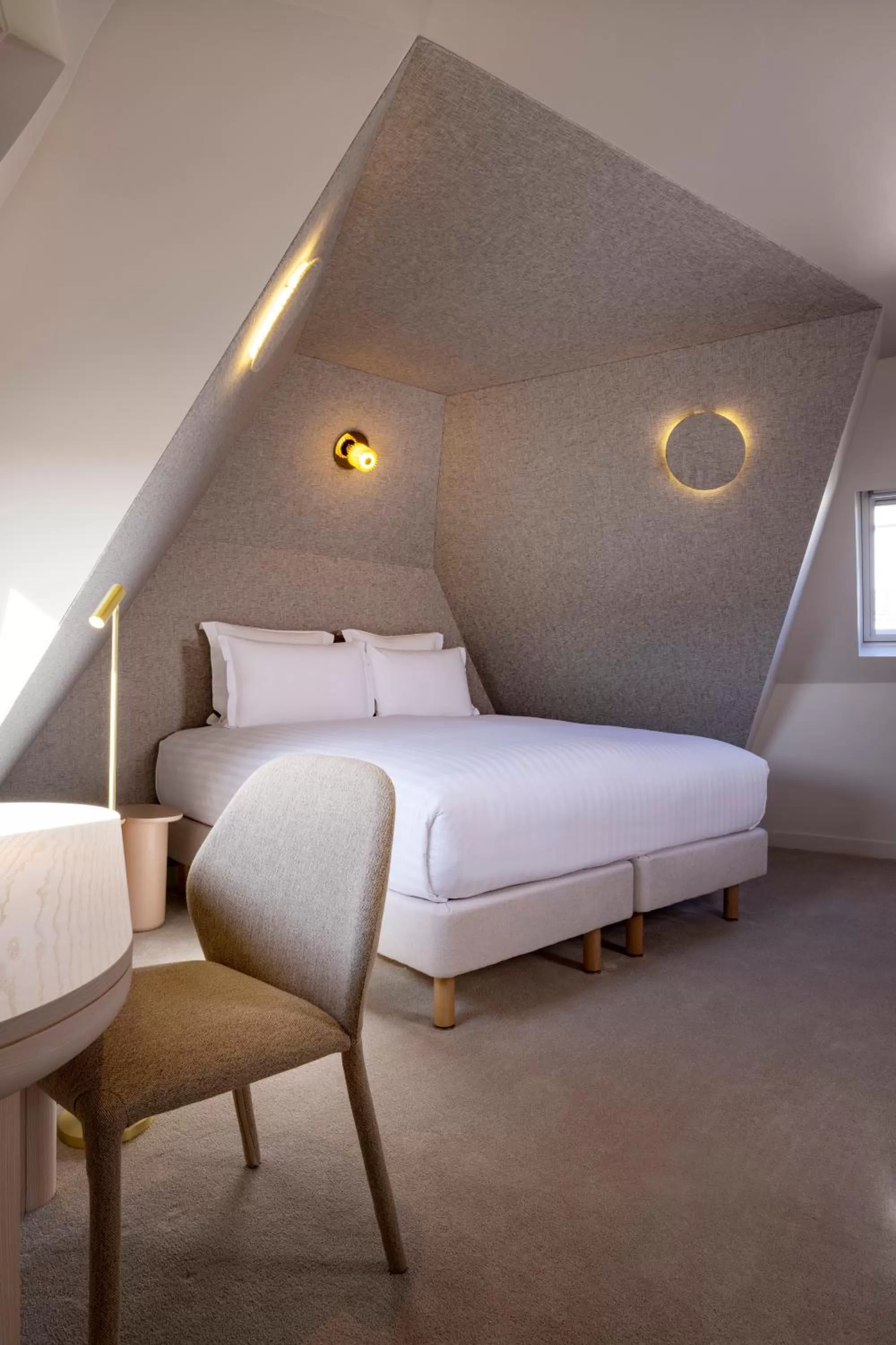 Bedroom, Bed in Hôtel Beige