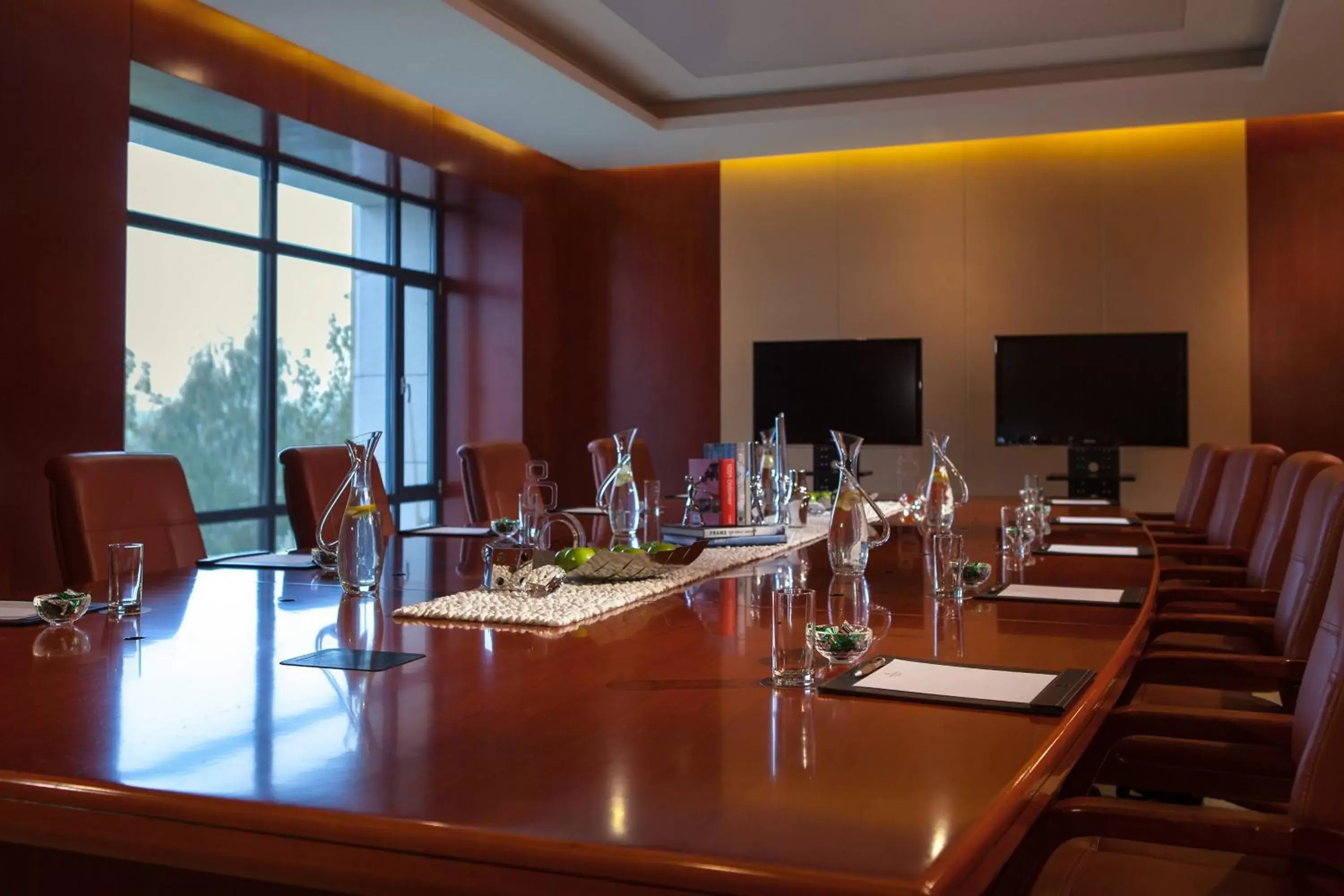 Meeting/conference room in Renaissance Tianjin Lakeview Hotel