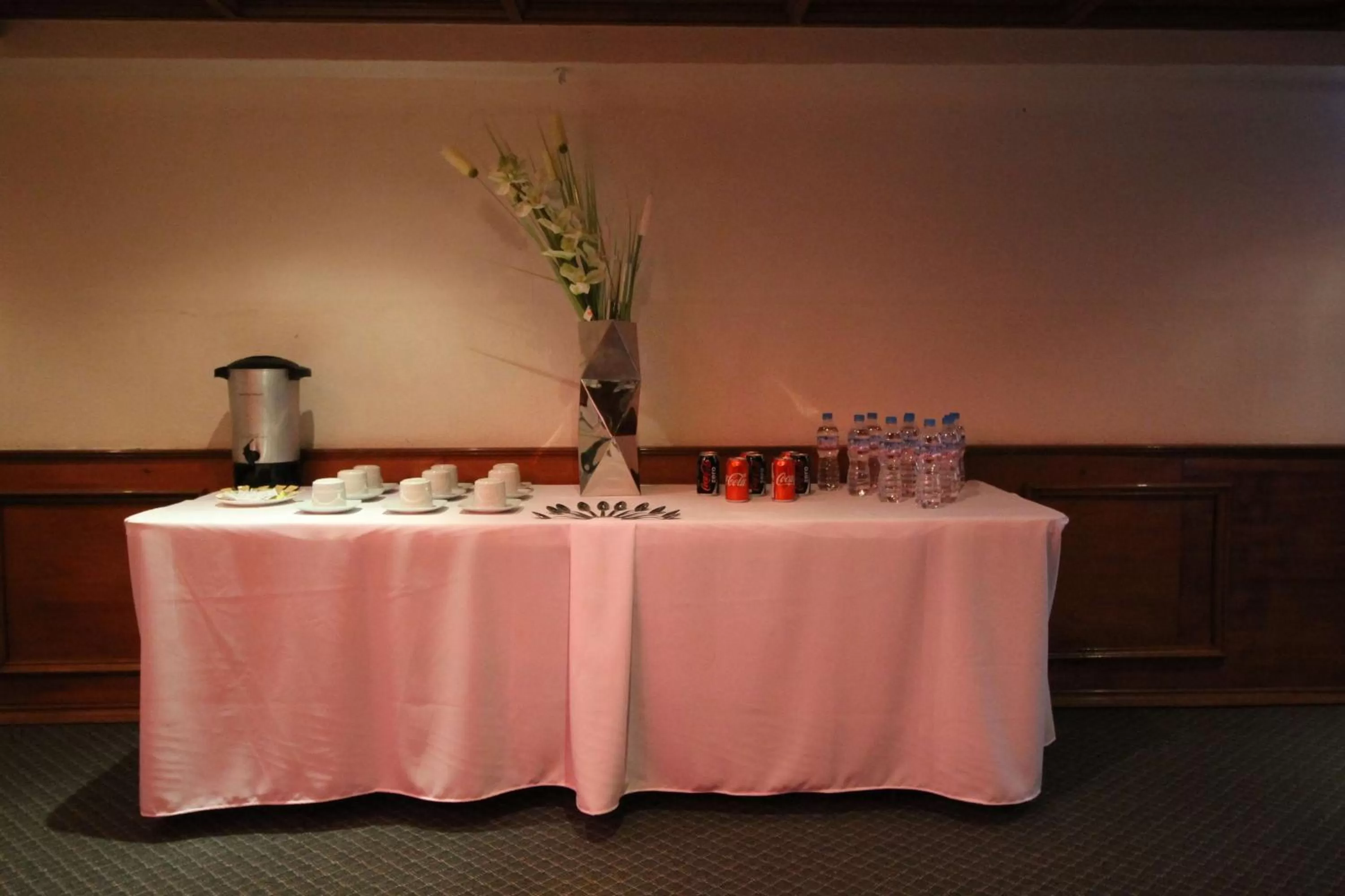 Food and drinks in Best Western Plus Gran Marques