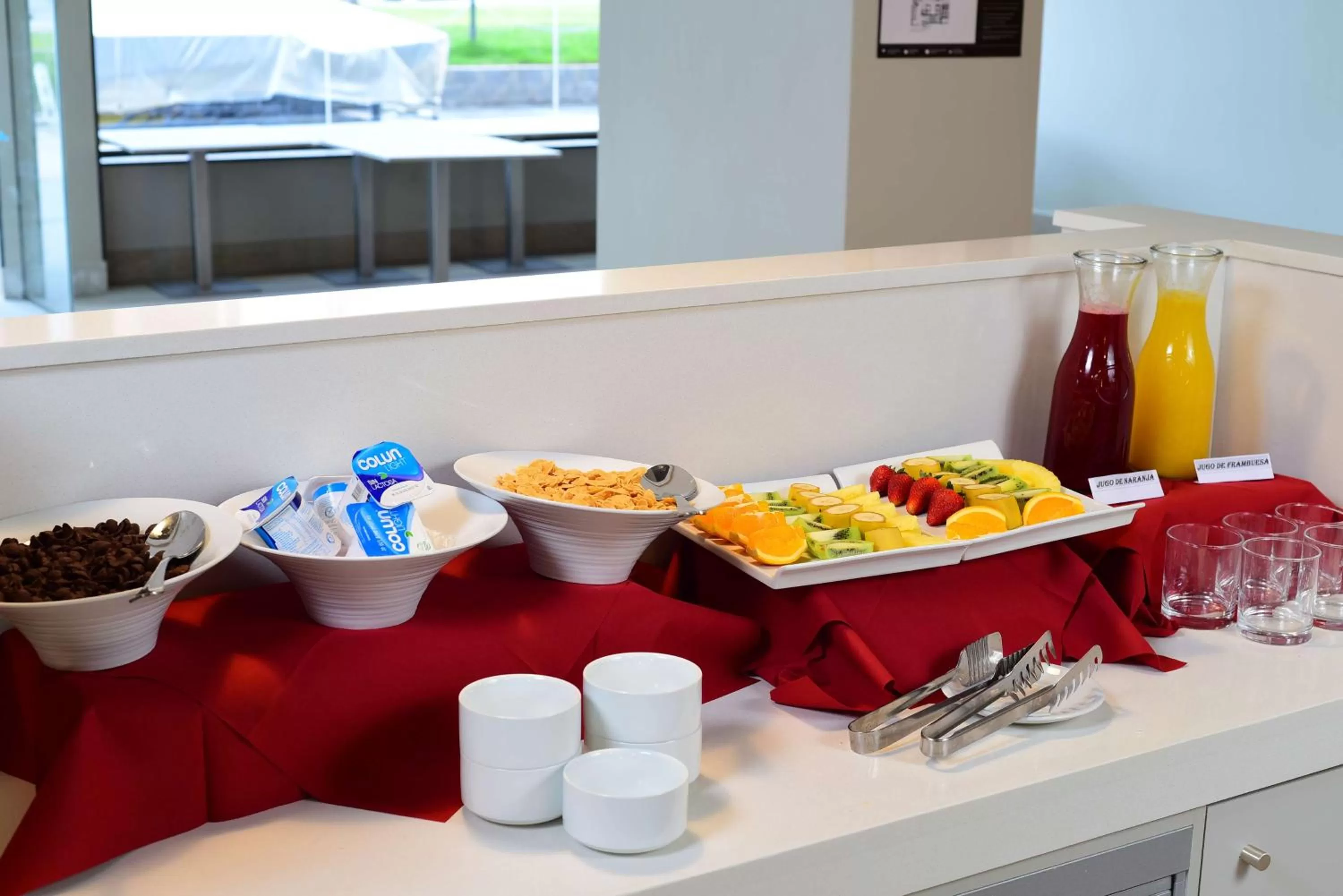 Restaurant/places to eat in Best Western Ferrat