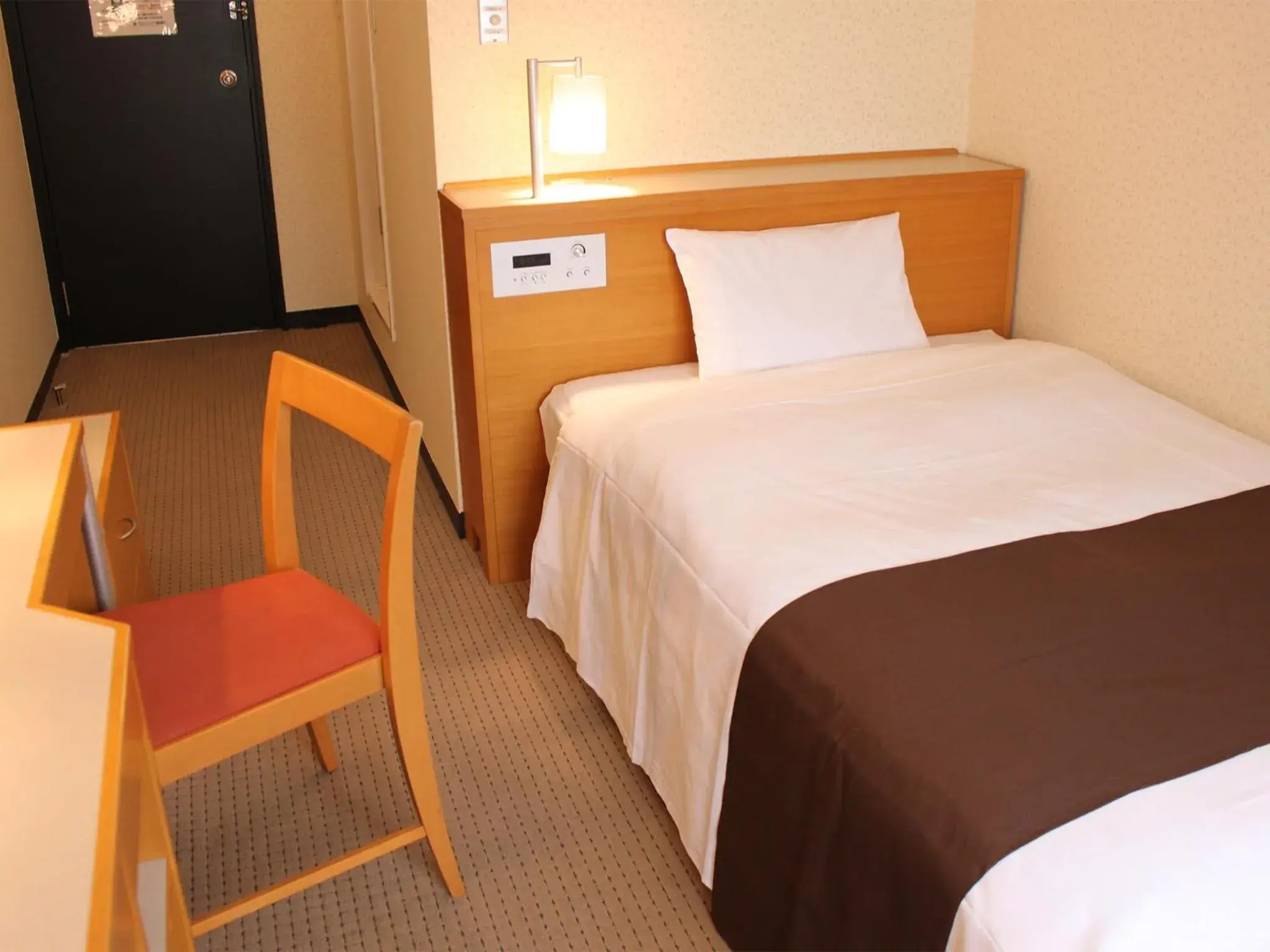 Double Room with Small Double Bed - single occupancy - Non-Smoking in HOTEL LiVEMAX BUDGET Yokohama Kannai