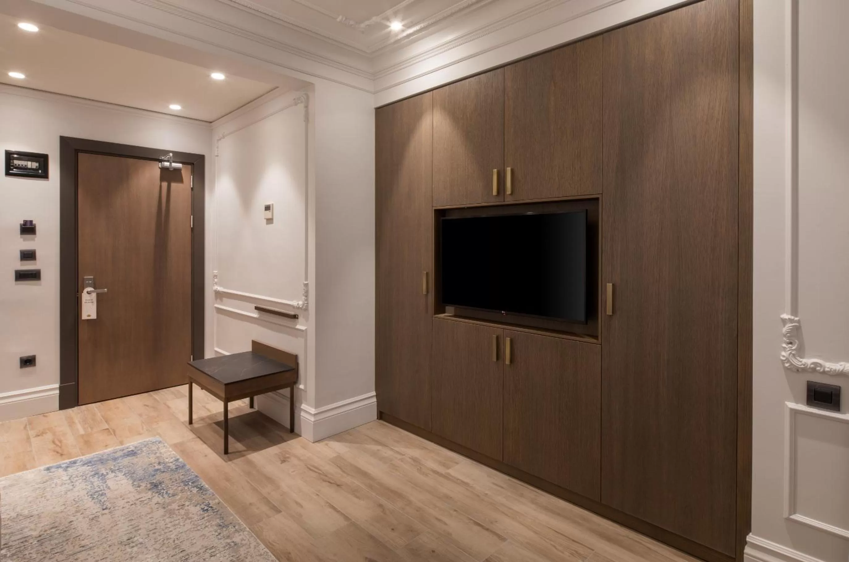 TV and multimedia in Mula Hotel