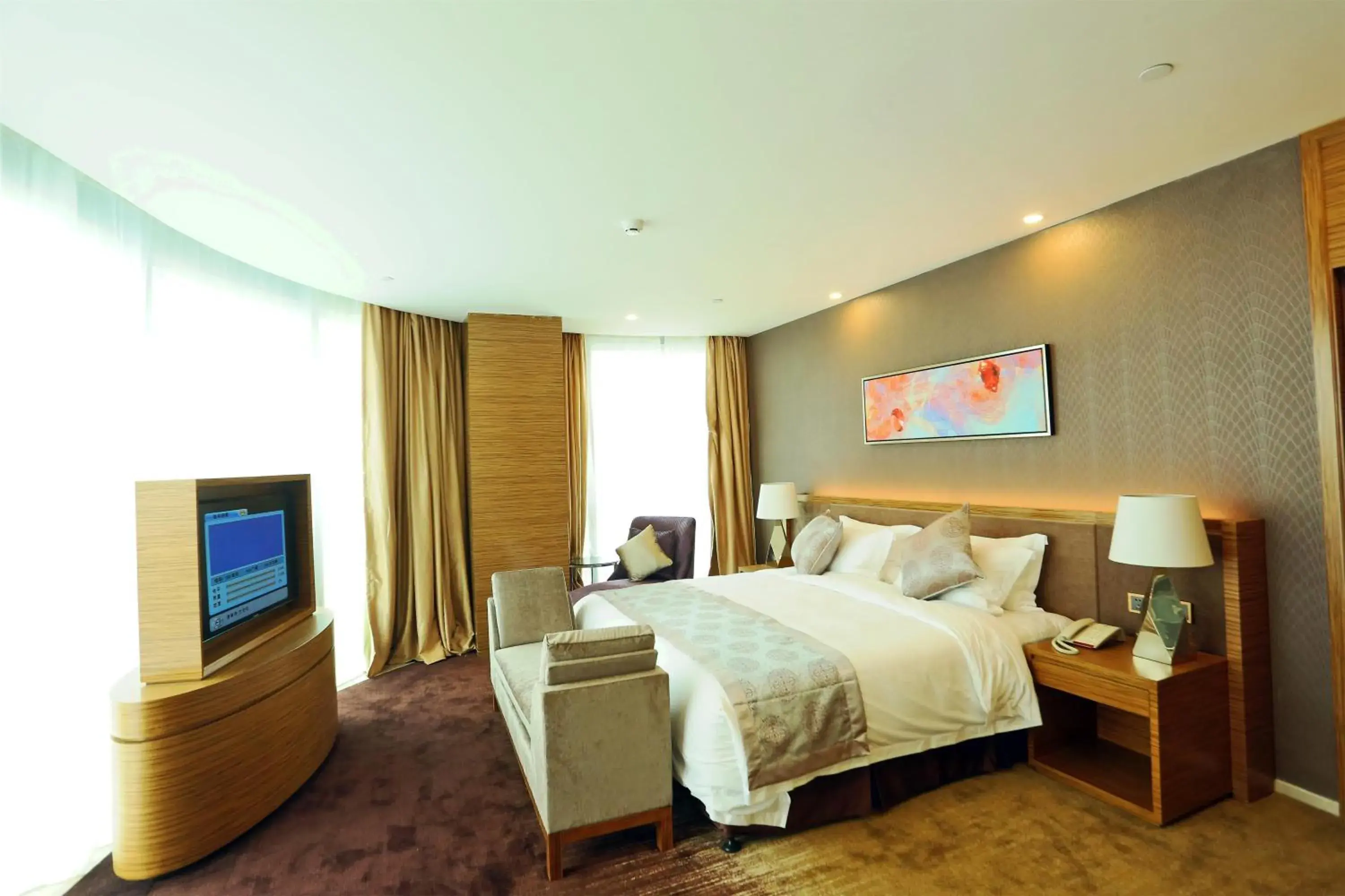 Bedroom, Bed in Shenzhen Baoan PLUS Gems Cube Hotel                                                             