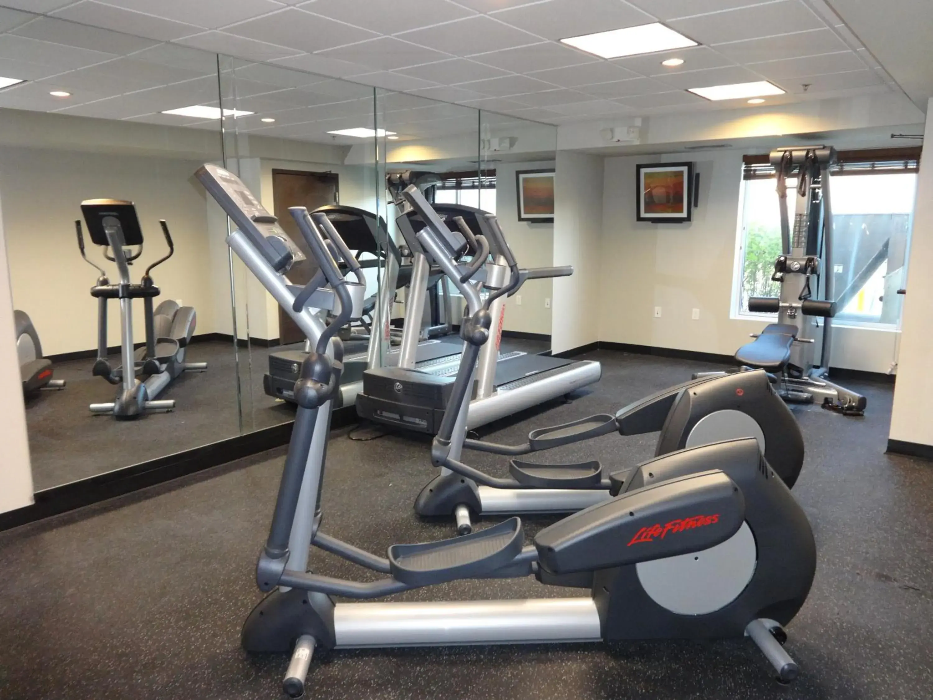 Fitness centre/facilities, Fitness Center/Facilities in Country Inn & Suites by Radisson, Dearborn, MI