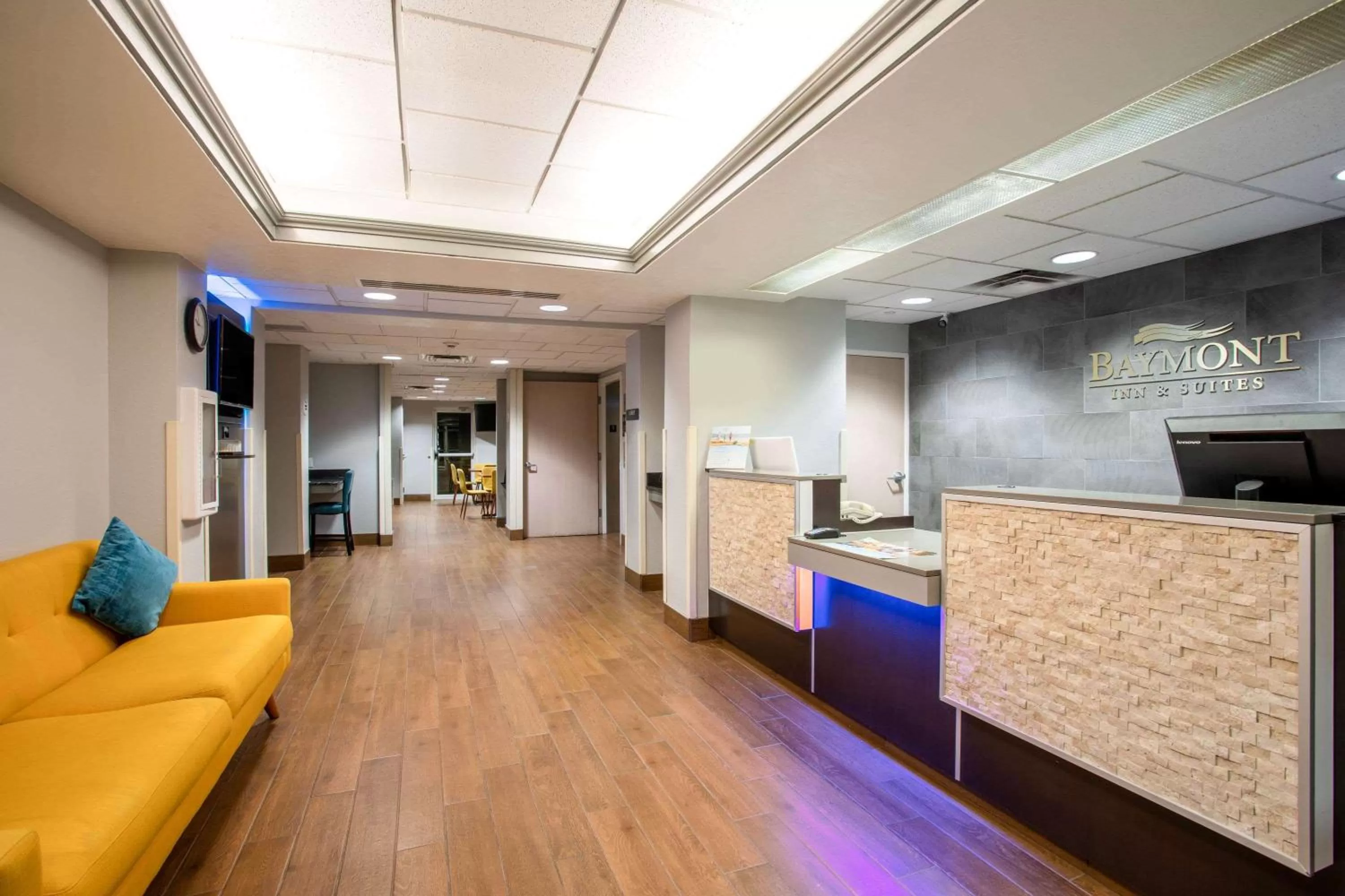 Lobby or reception in Baymont by Wyndham Sheridan