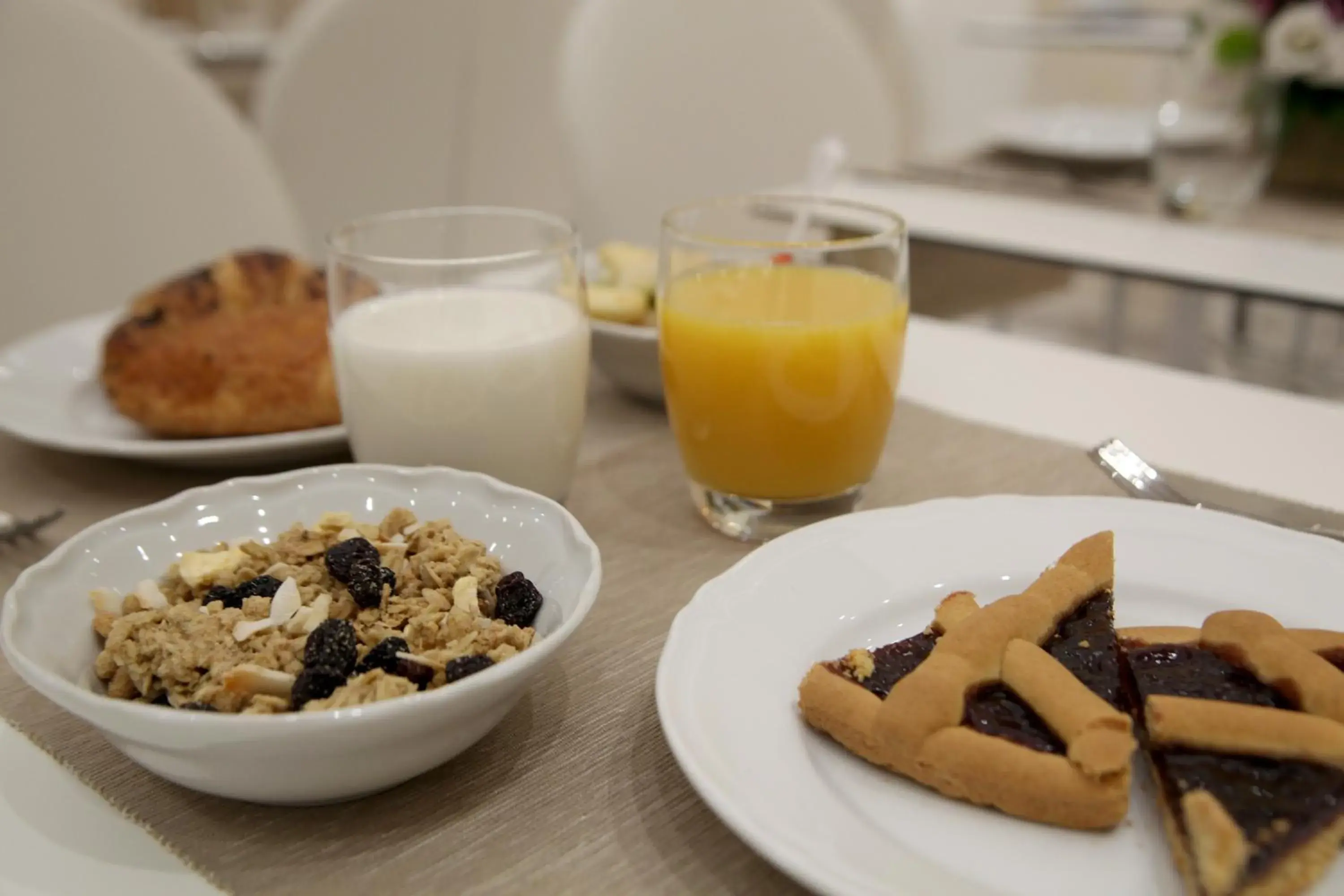 Continental breakfast in Maison Tritone