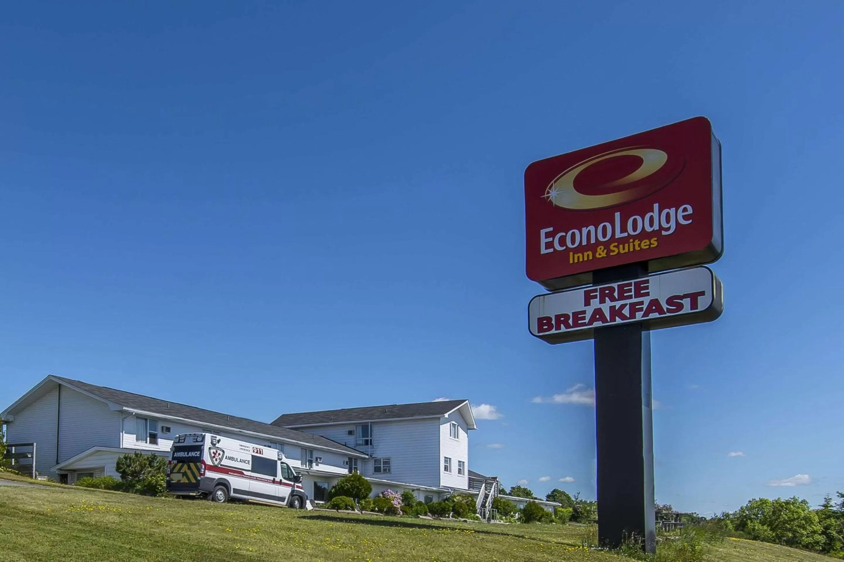 Property building in Econo Lodge Inn & Suites