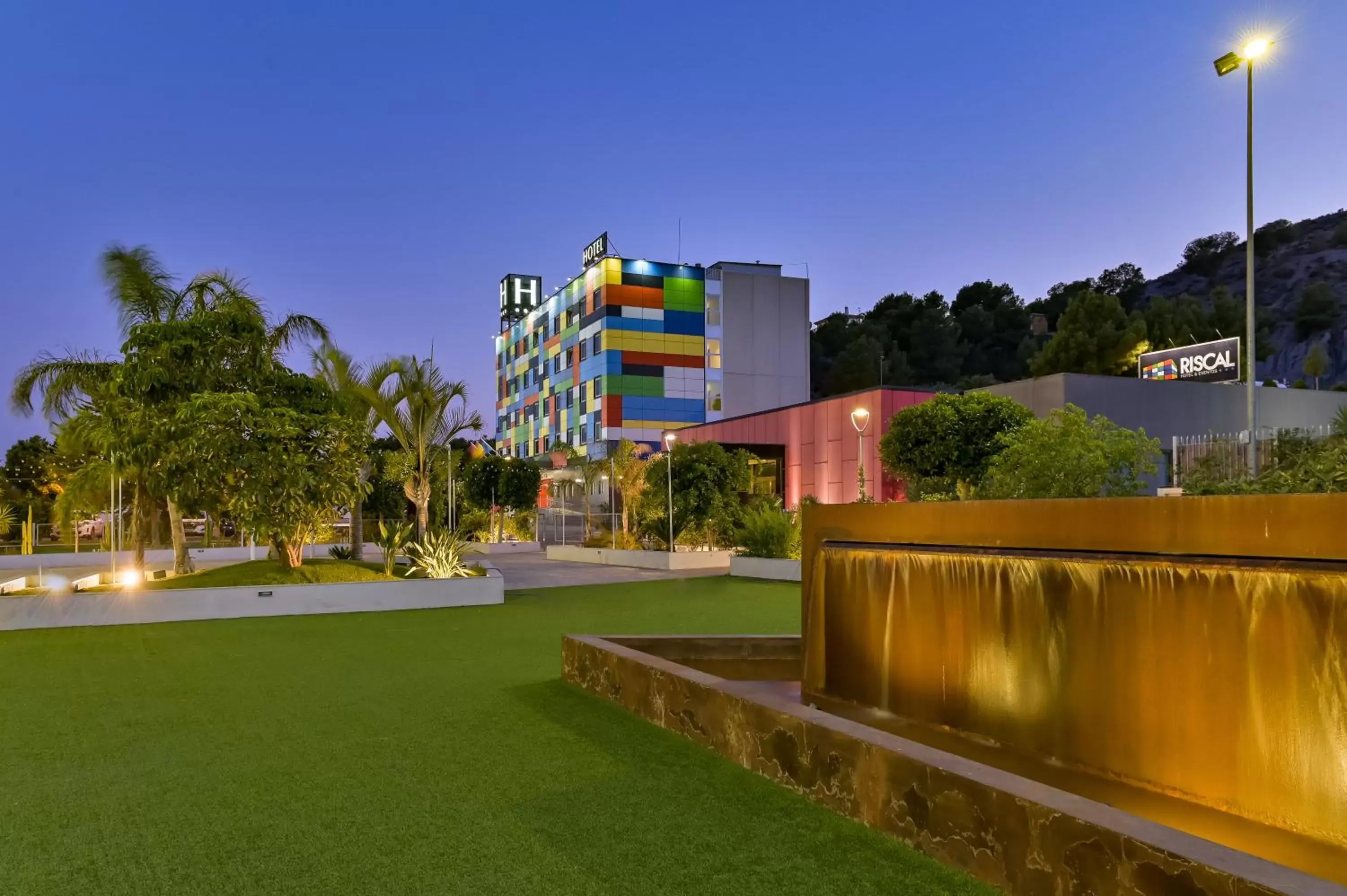 Property building in Sercotel Riscal Property building in Sercotel Riscal