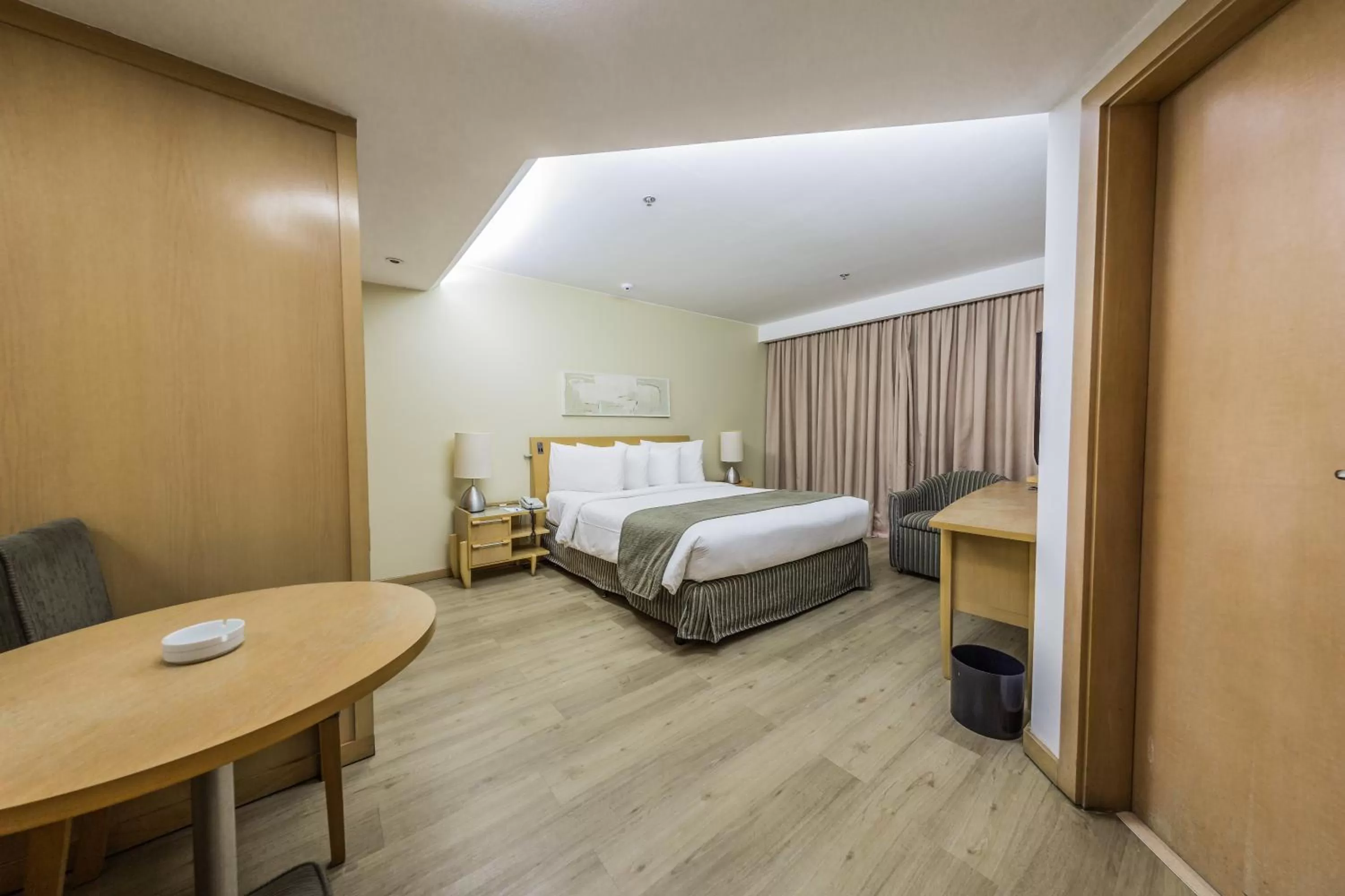 Bed in Grand Bittar Hotel