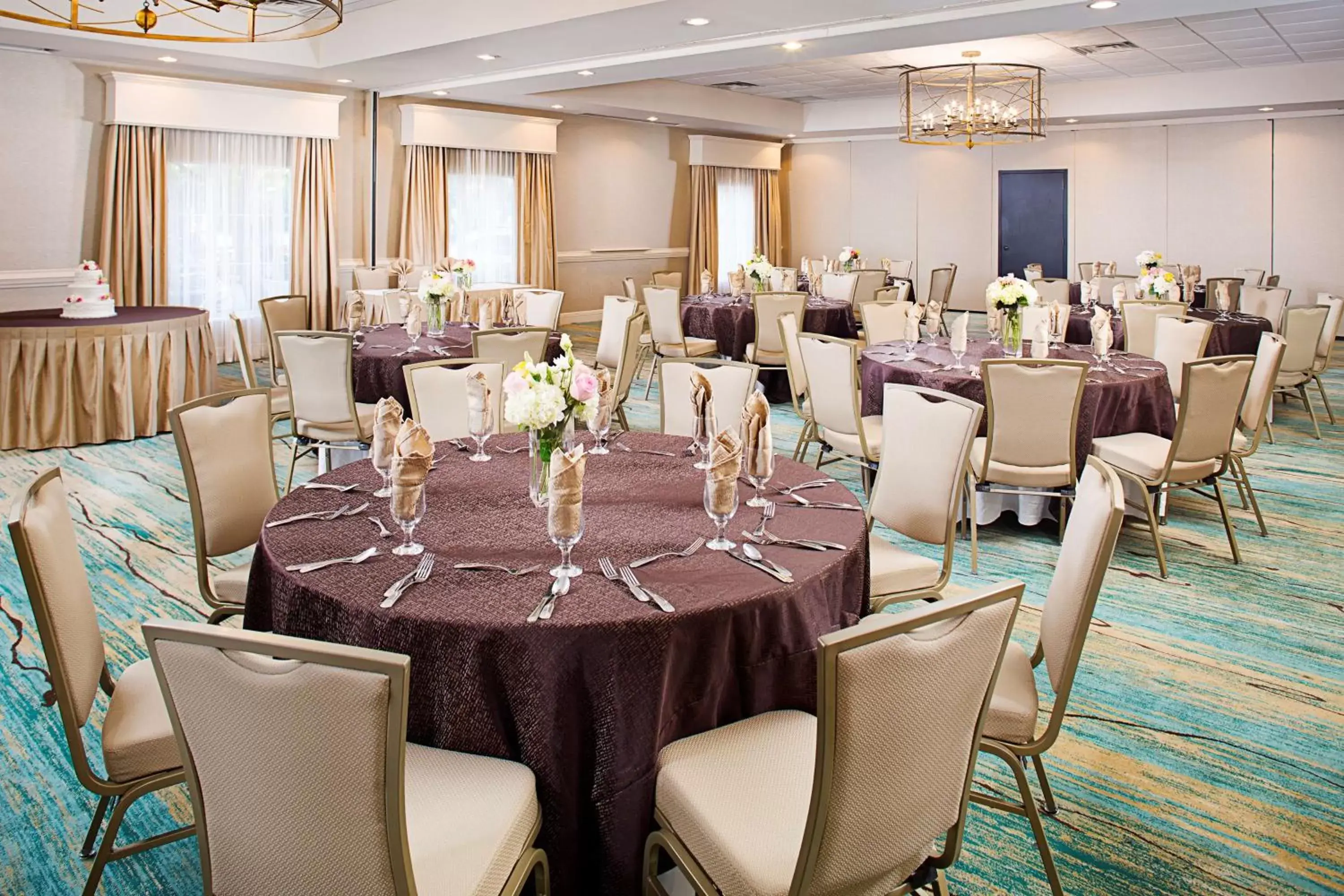 Meeting/conference room, Restaurant/Places to Eat in Embassy Suites by Hilton Destin Miramar Beach
