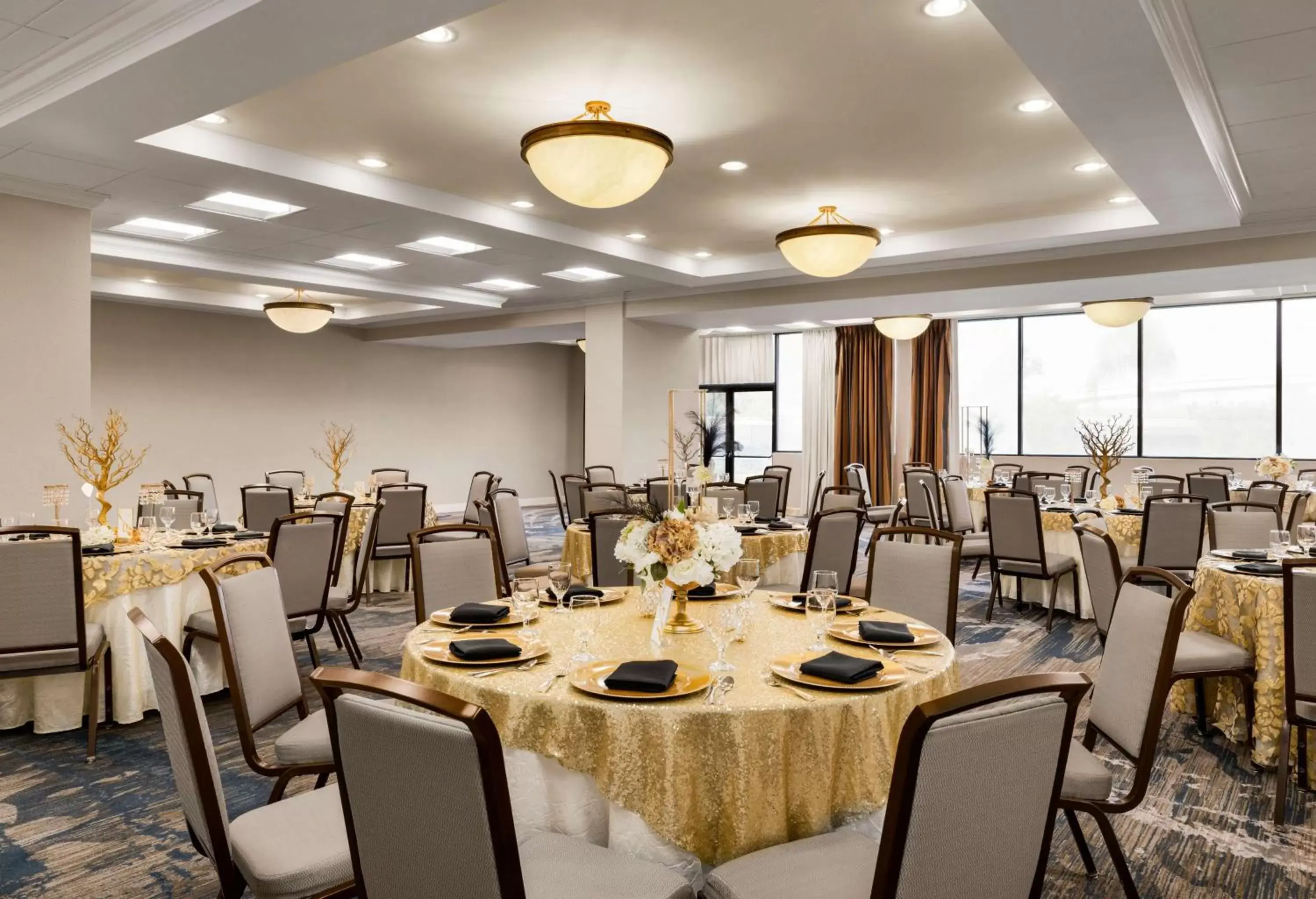 Meeting/conference room, Restaurant/Places to Eat in DoubleTree by Hilton New Orleans Airport