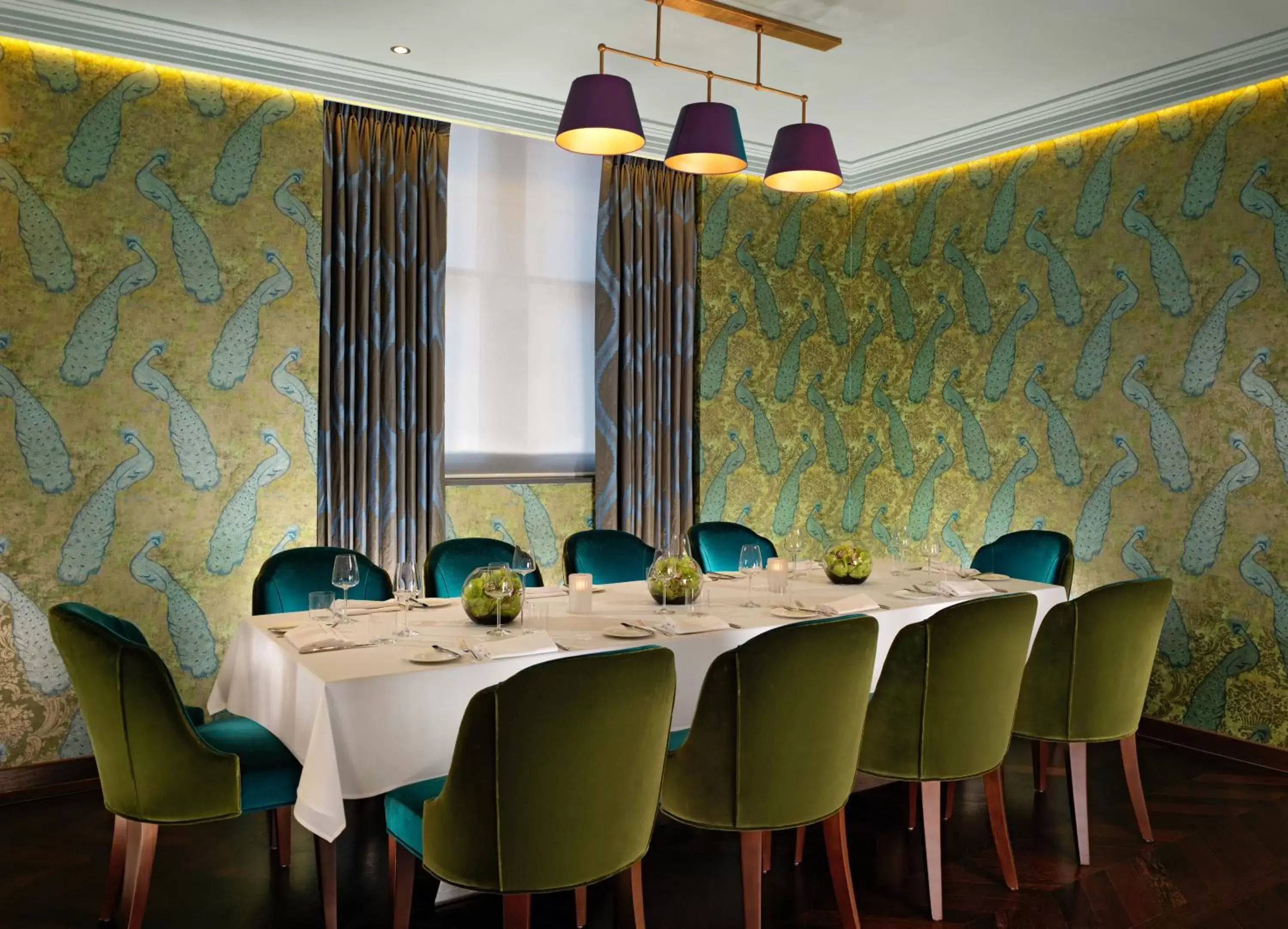 Restaurant/places to eat in Taj 51 Buckingham Gate Suites and Residences