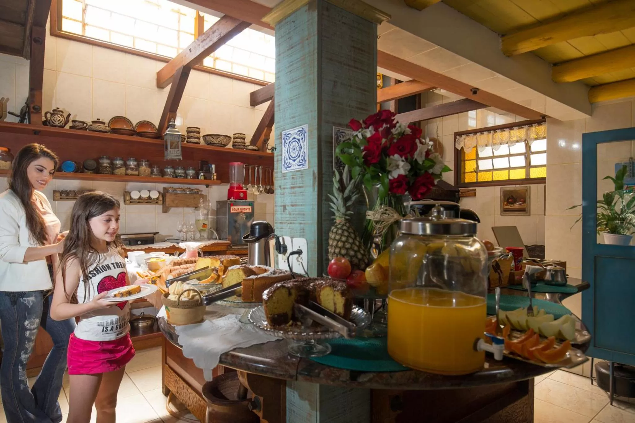 Buffet breakfast, Restaurant/Places to Eat in Hotel Chácara das Flores