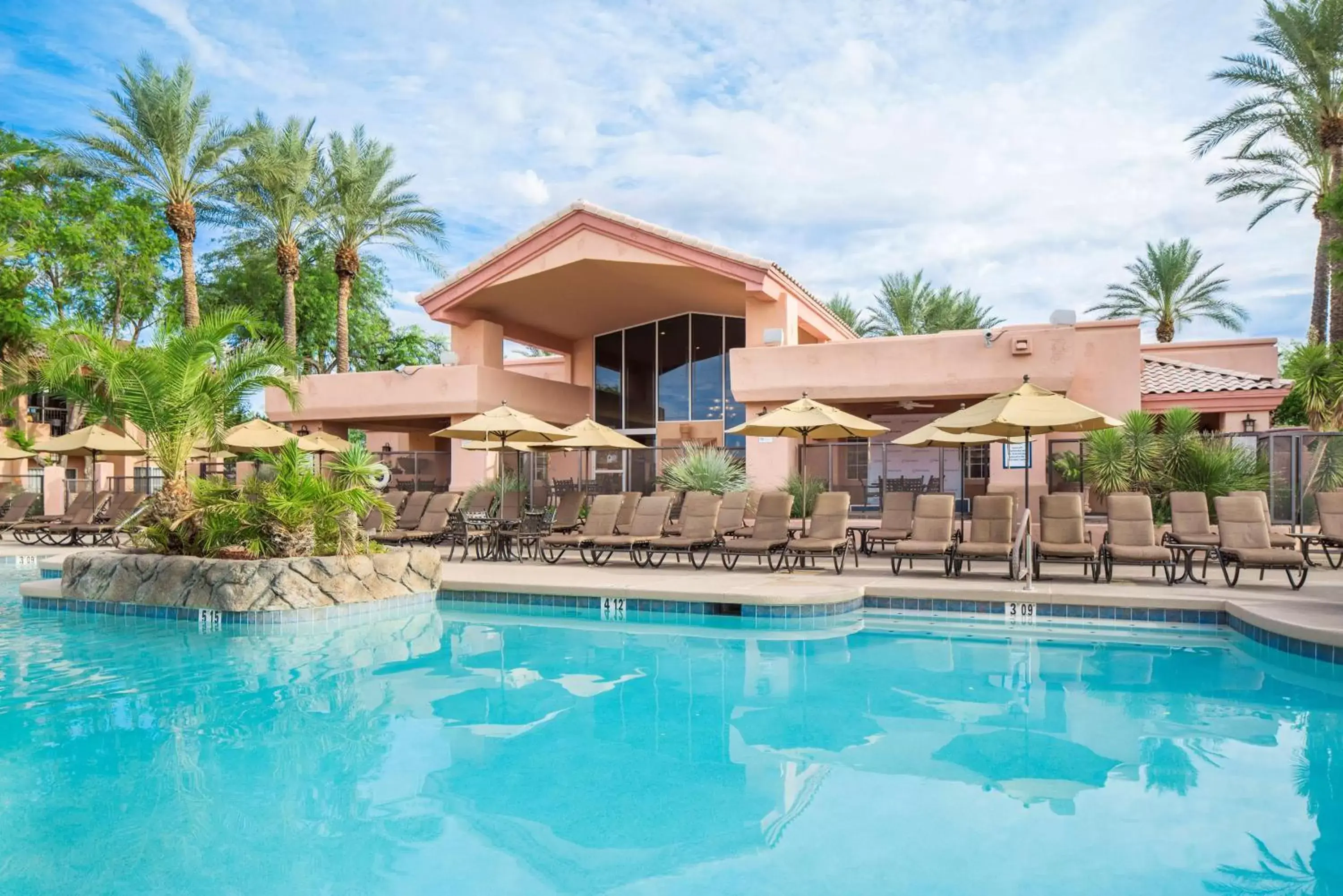 Swimming Pool in Hilton Vacation Club Scottsdale Villa Mirage
