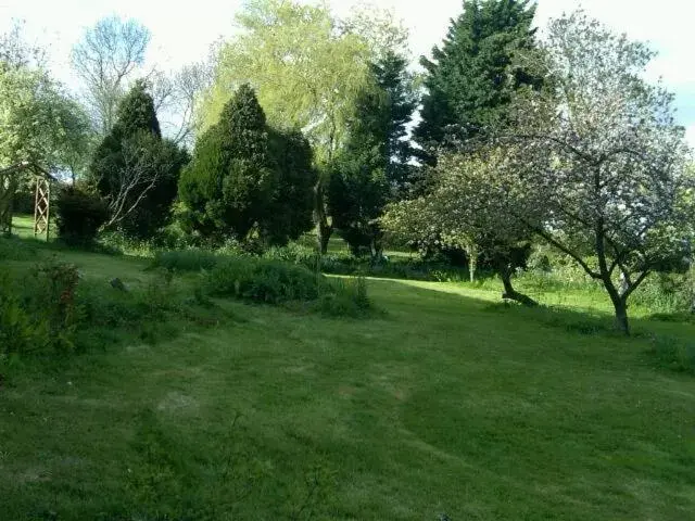 Day, Garden in Valley Farmhouse B&B