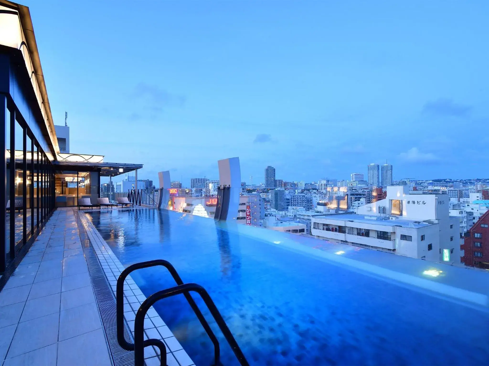 Aqua park, Swimming Pool in Hotel Aqua Citta Naha