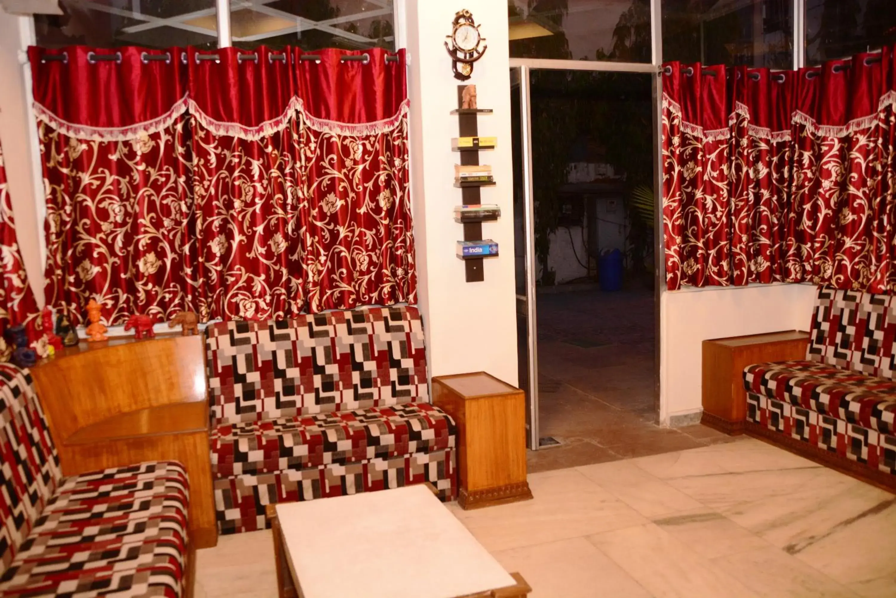 Lobby or reception in Hotel Sugandh Retreat
