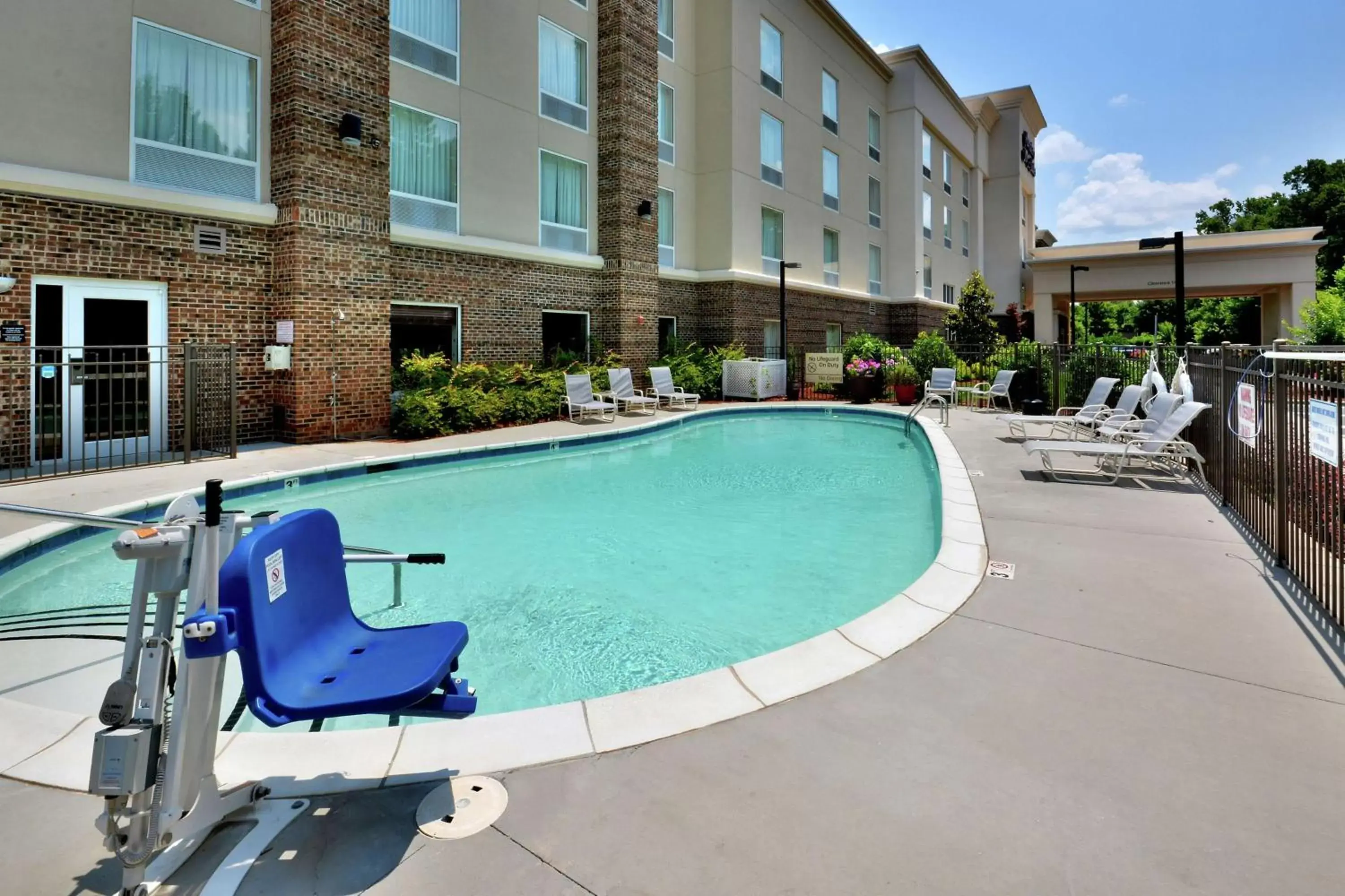Pool view, Swimming Pool in Hampton Inn & Suites Huntersville