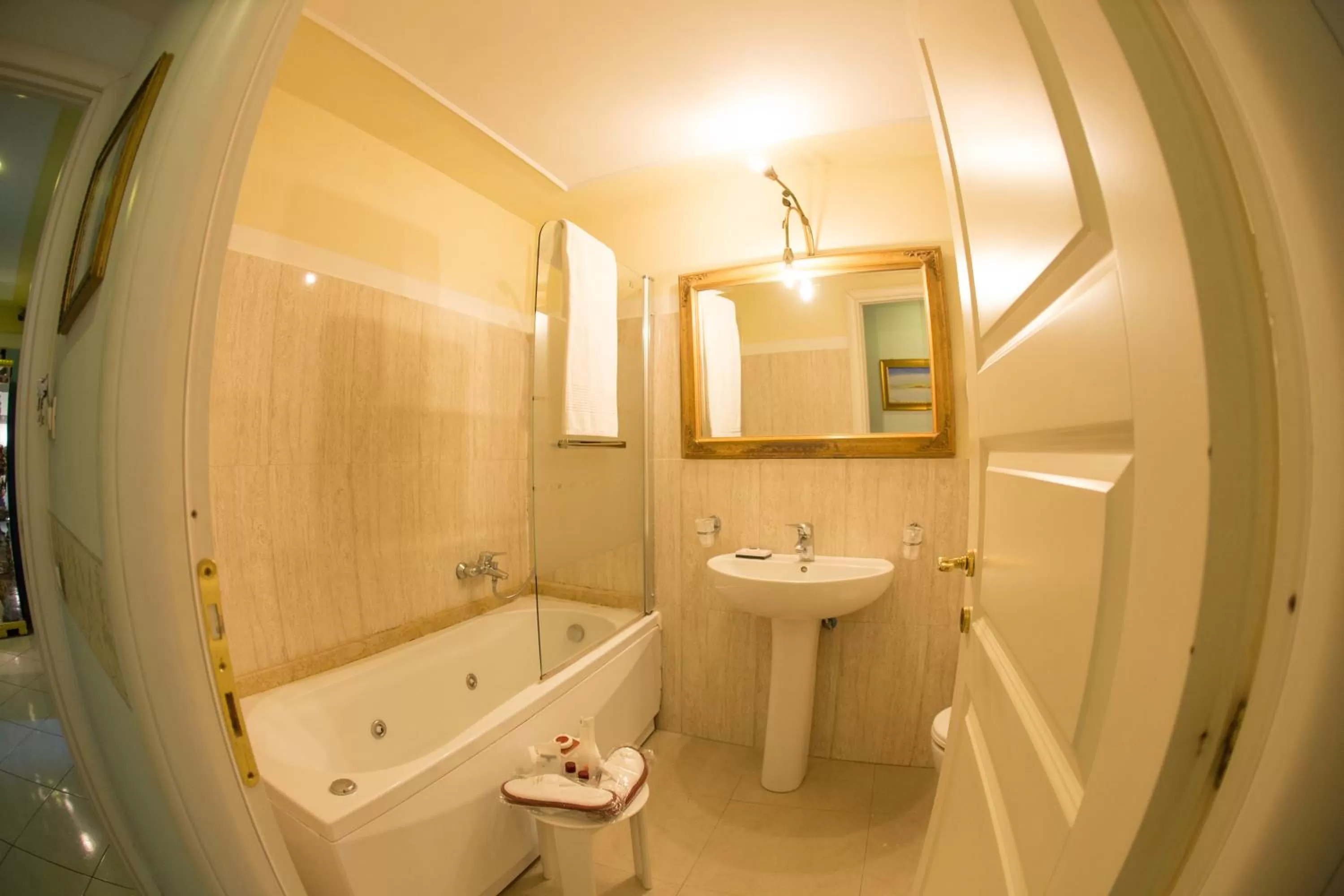 Bathroom in B&B Art Suite Santa Brigida