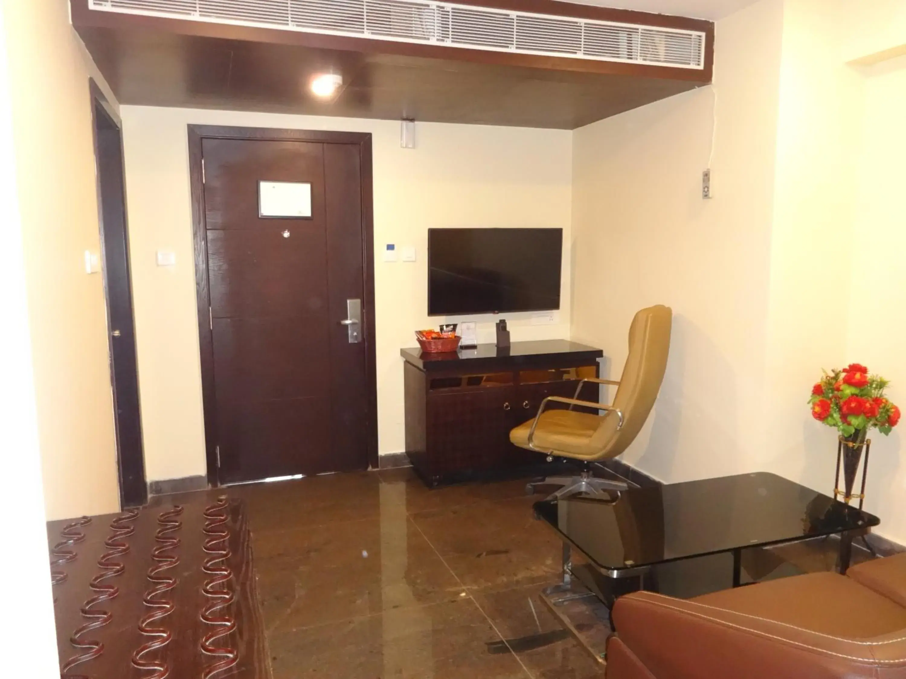 TV and multimedia, TV/Entertainment Center in Pride Ananya Resort Puri