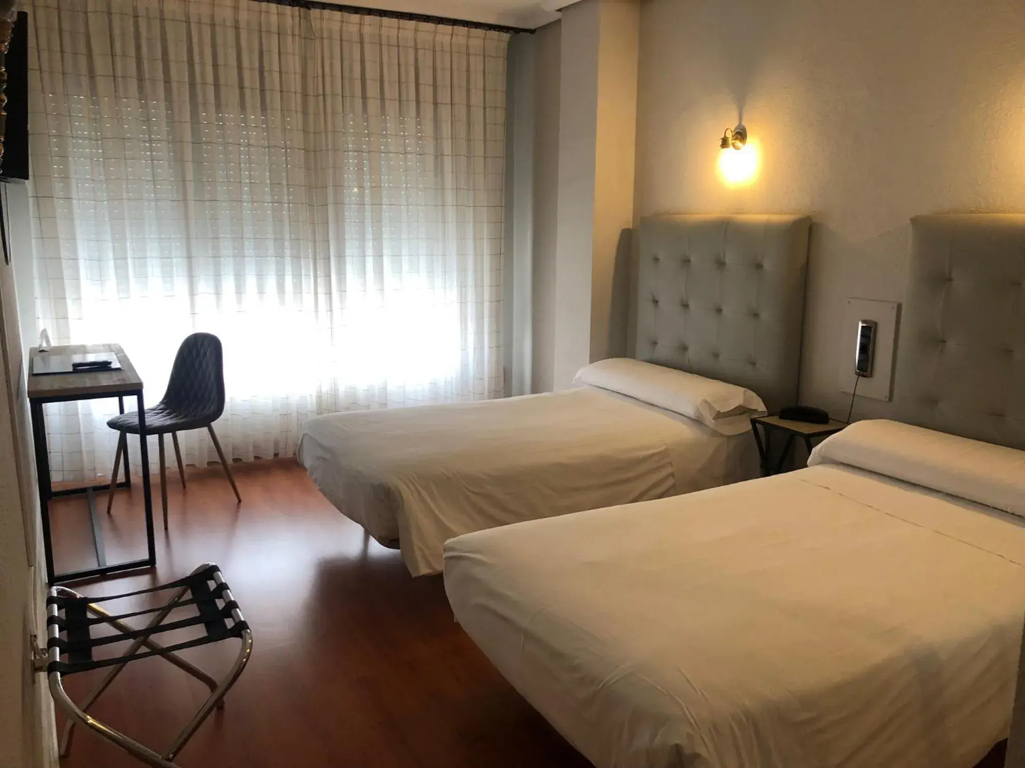 Bedroom, Bed in Hotel Marqués de Santillana