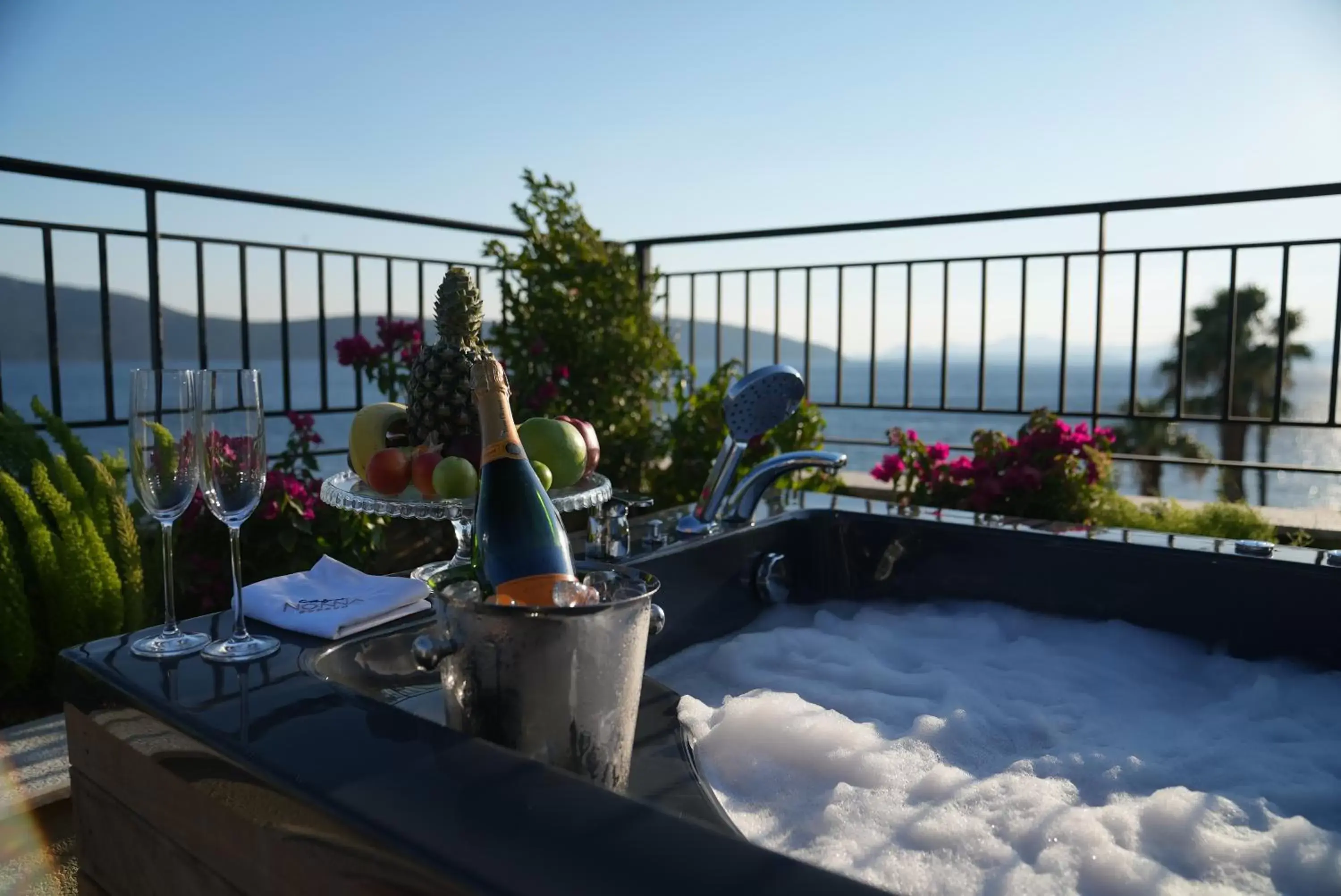 Hot Tub in Casa Nonna Bodrum - Adult Only