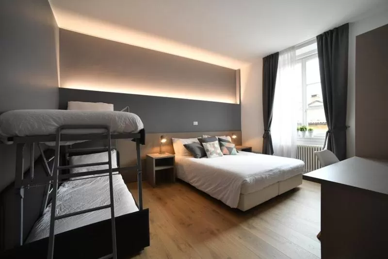 Photo of the whole room, Bed in Lainez Rooms & Suites