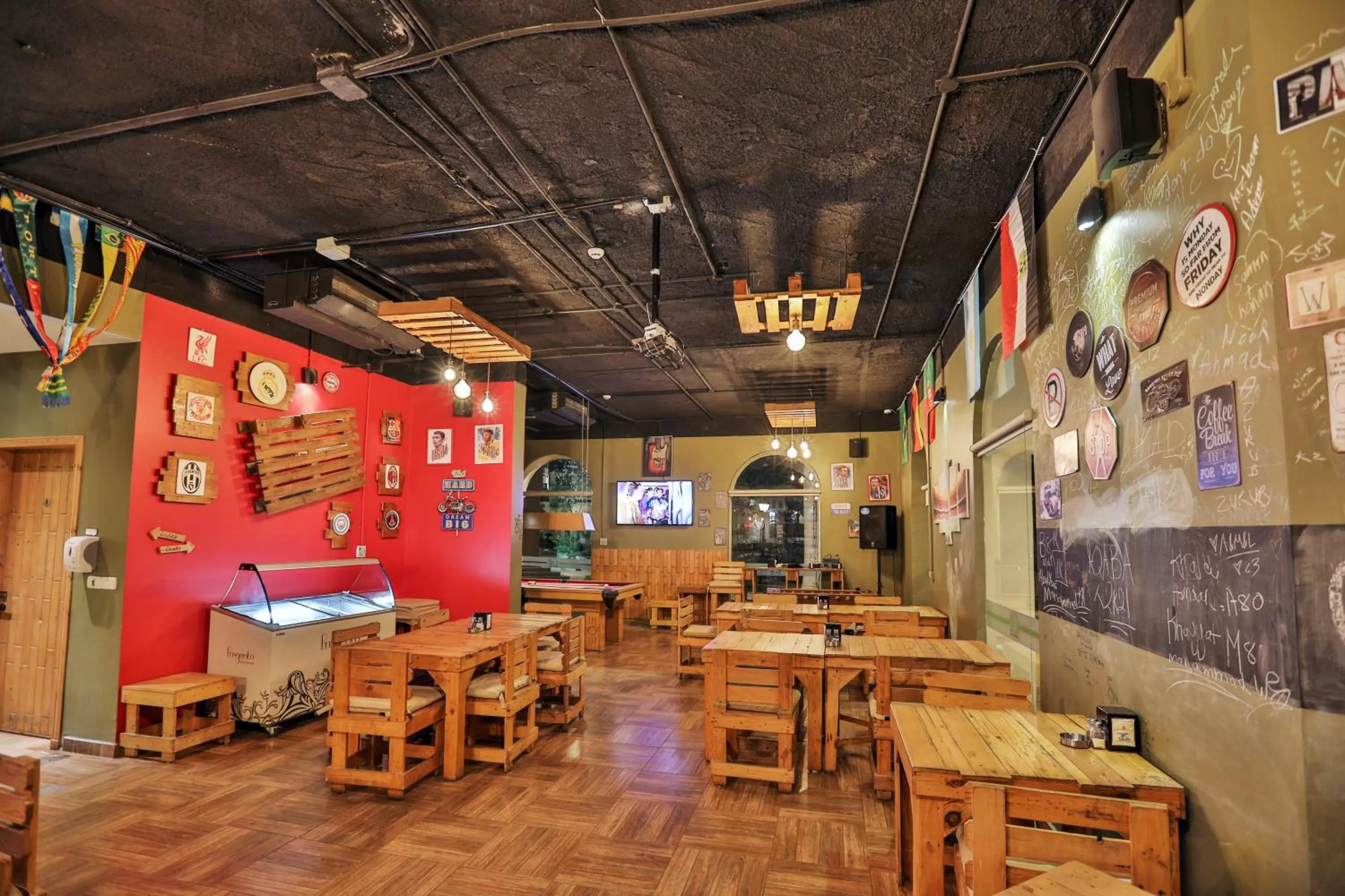 Restaurant/places to eat in Tala Bay Residence - Families Only