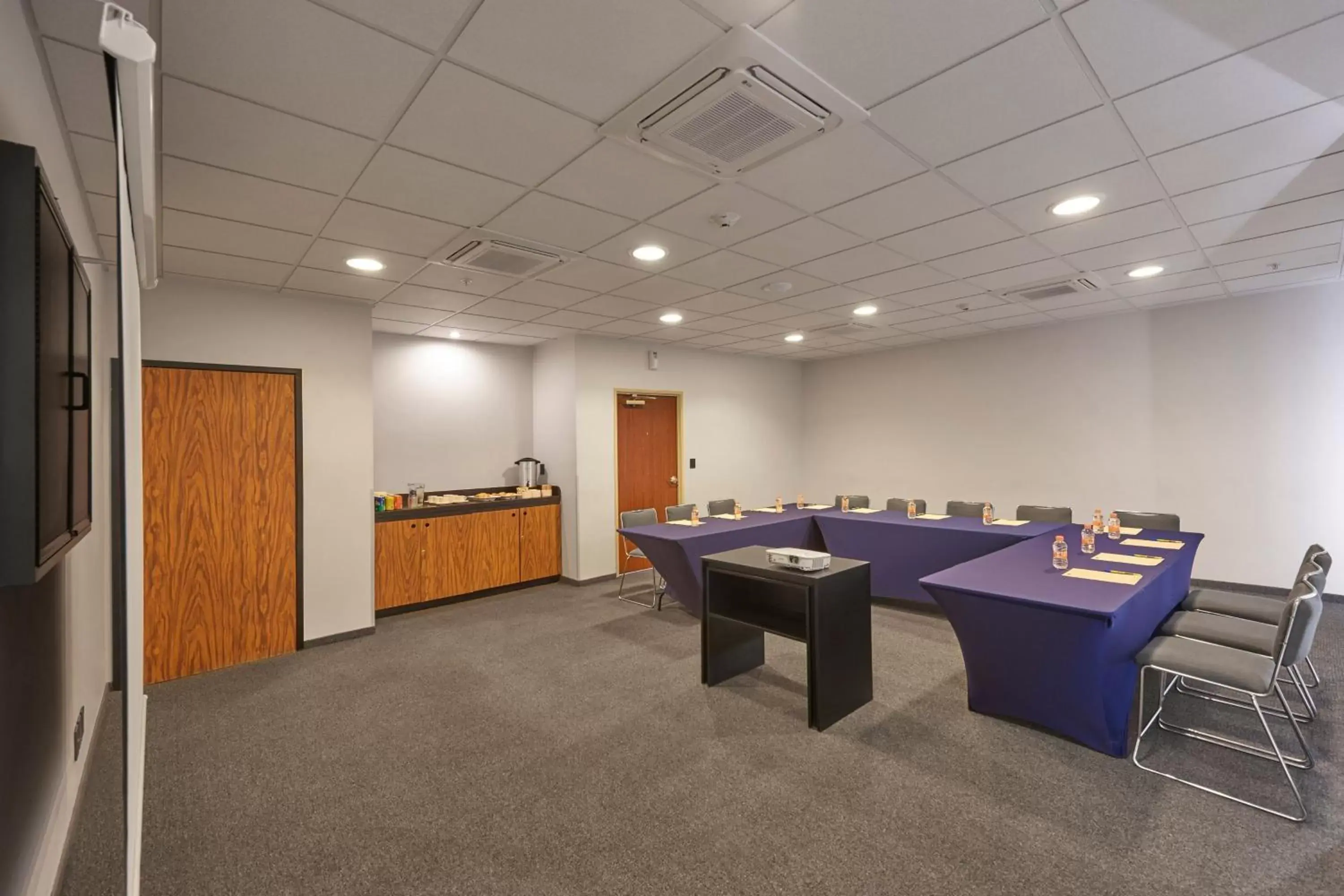 Meeting/conference room in City Express by Marriott Puebla FINSA