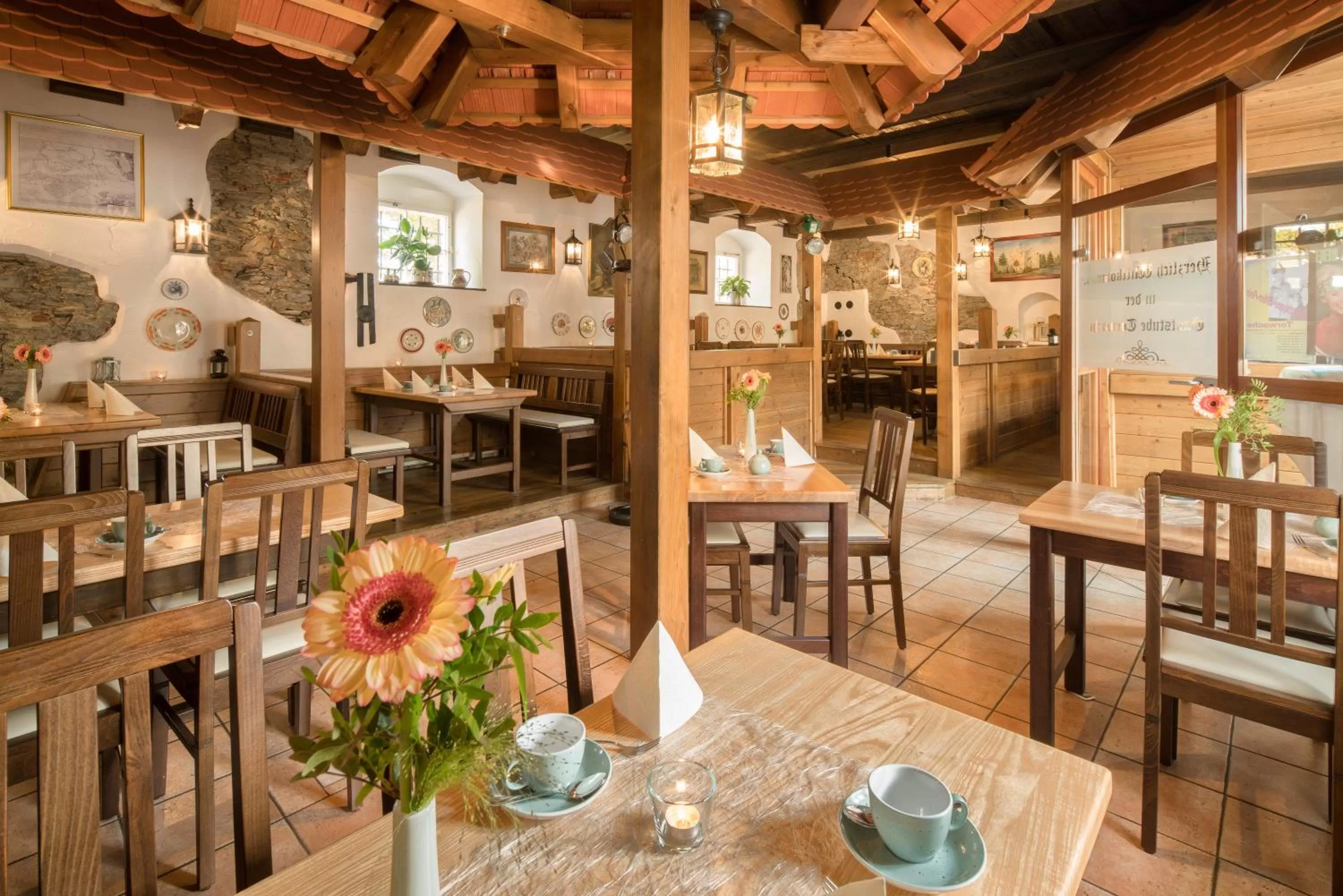 Restaurant/places to eat in Schlosshotel Klaffenbach