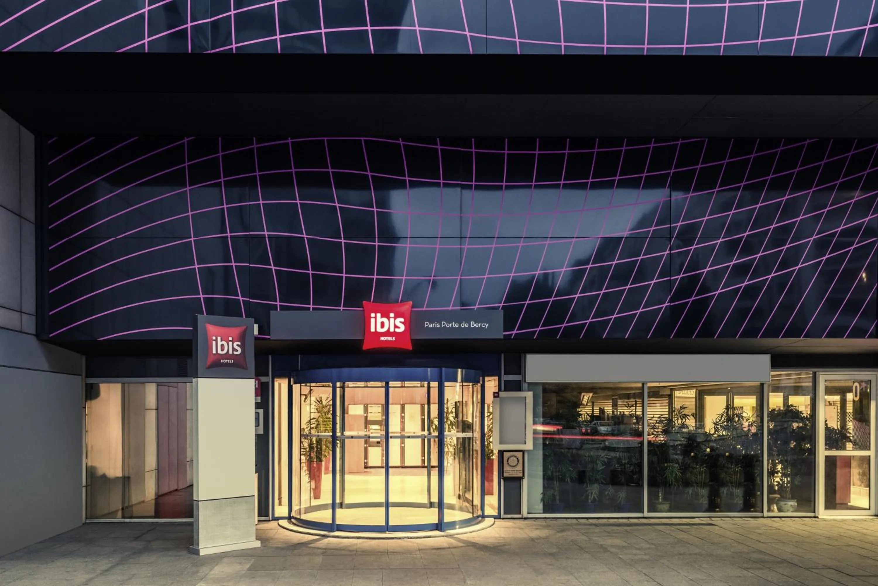 Facade/entrance in ibis Paris porte de Bercy