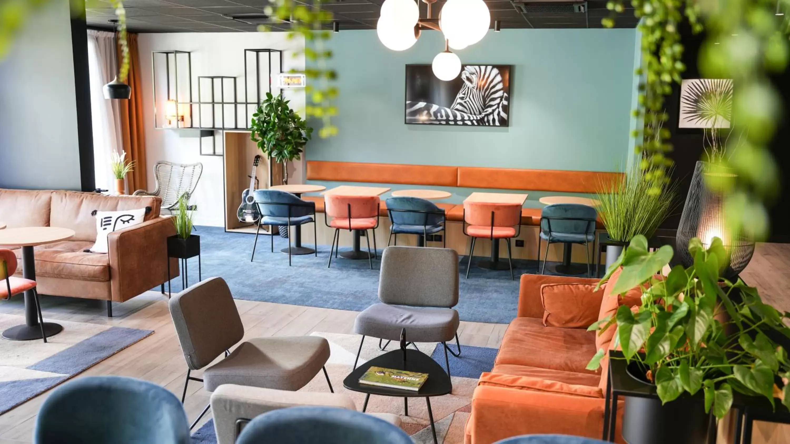 Seating area, Lounge/Bar in ibis Vitré Centre