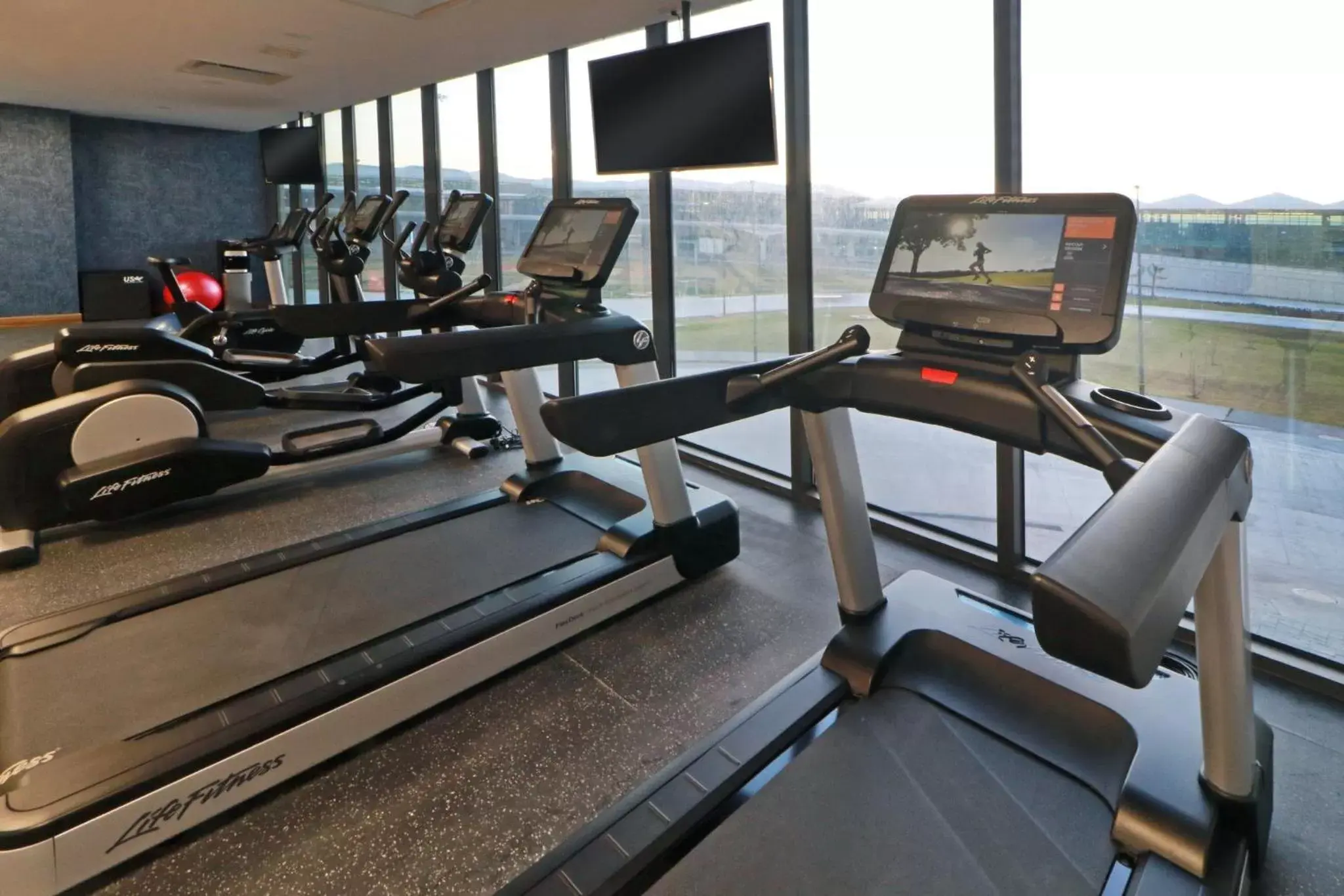 Fitness centre/facilities, Fitness Center/Facilities in Holiday Inn & Suites - Mexico Felipe Angeles Airport, an IHG Hotel