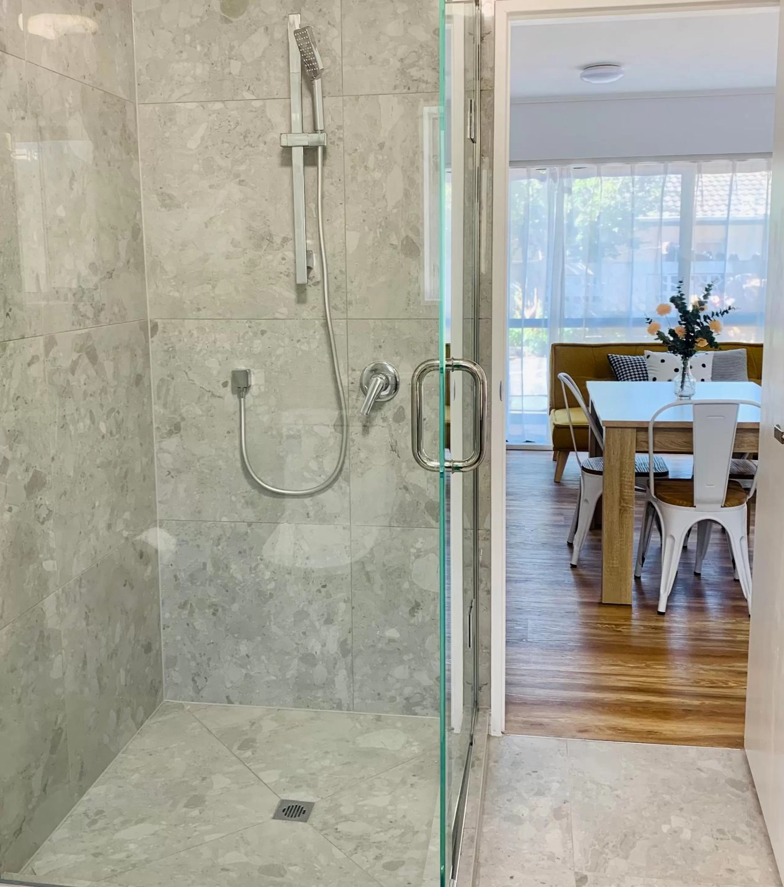 Bathroom in Auckland Central Motel