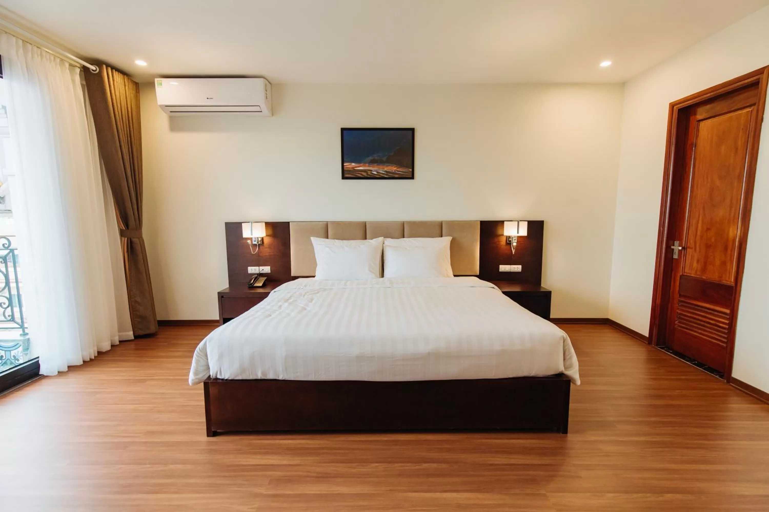 Bed in Paragon Noi bai Hotel & Pool