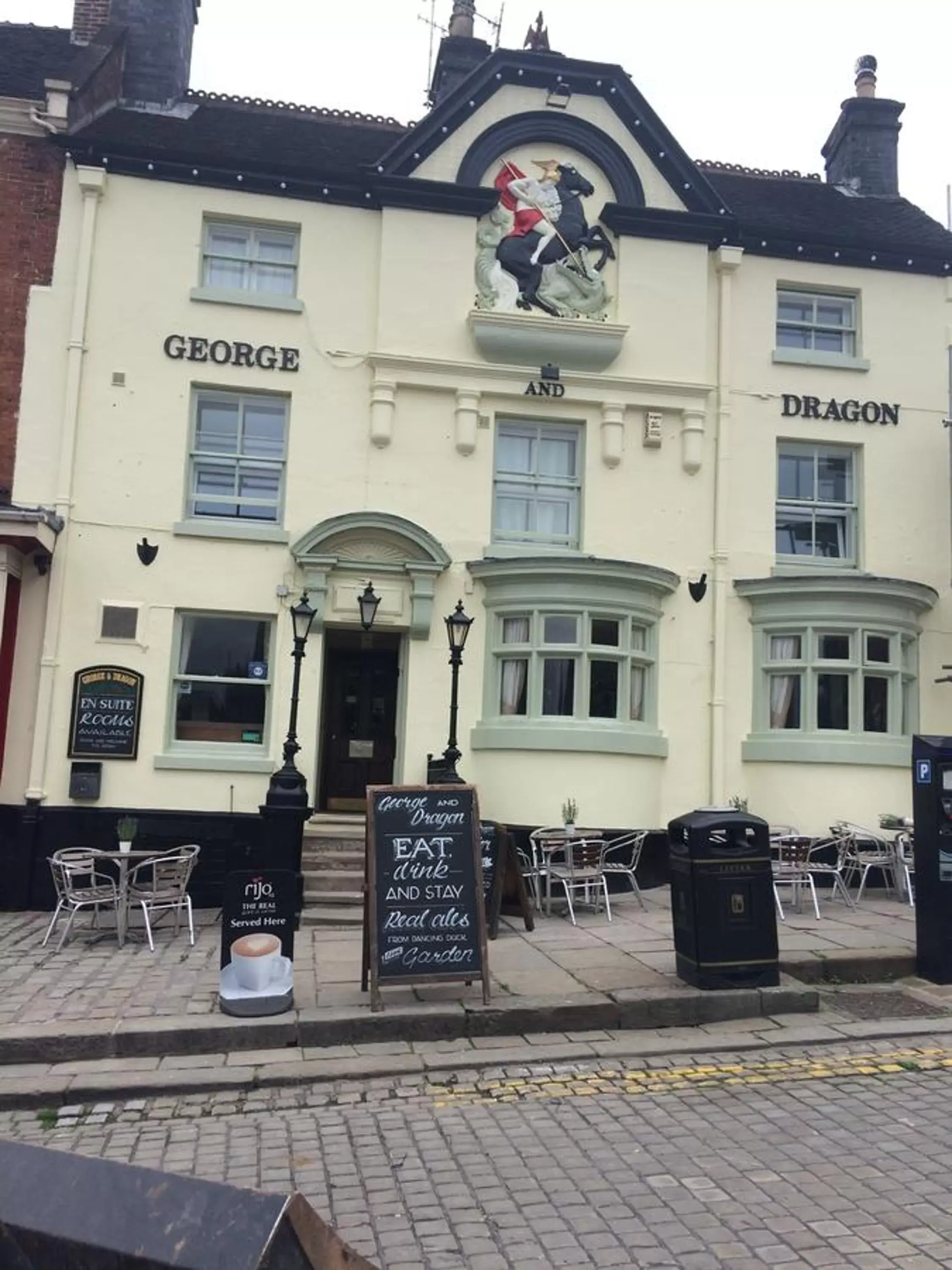 Patio, Property Building in George and Dragon Ashbourne