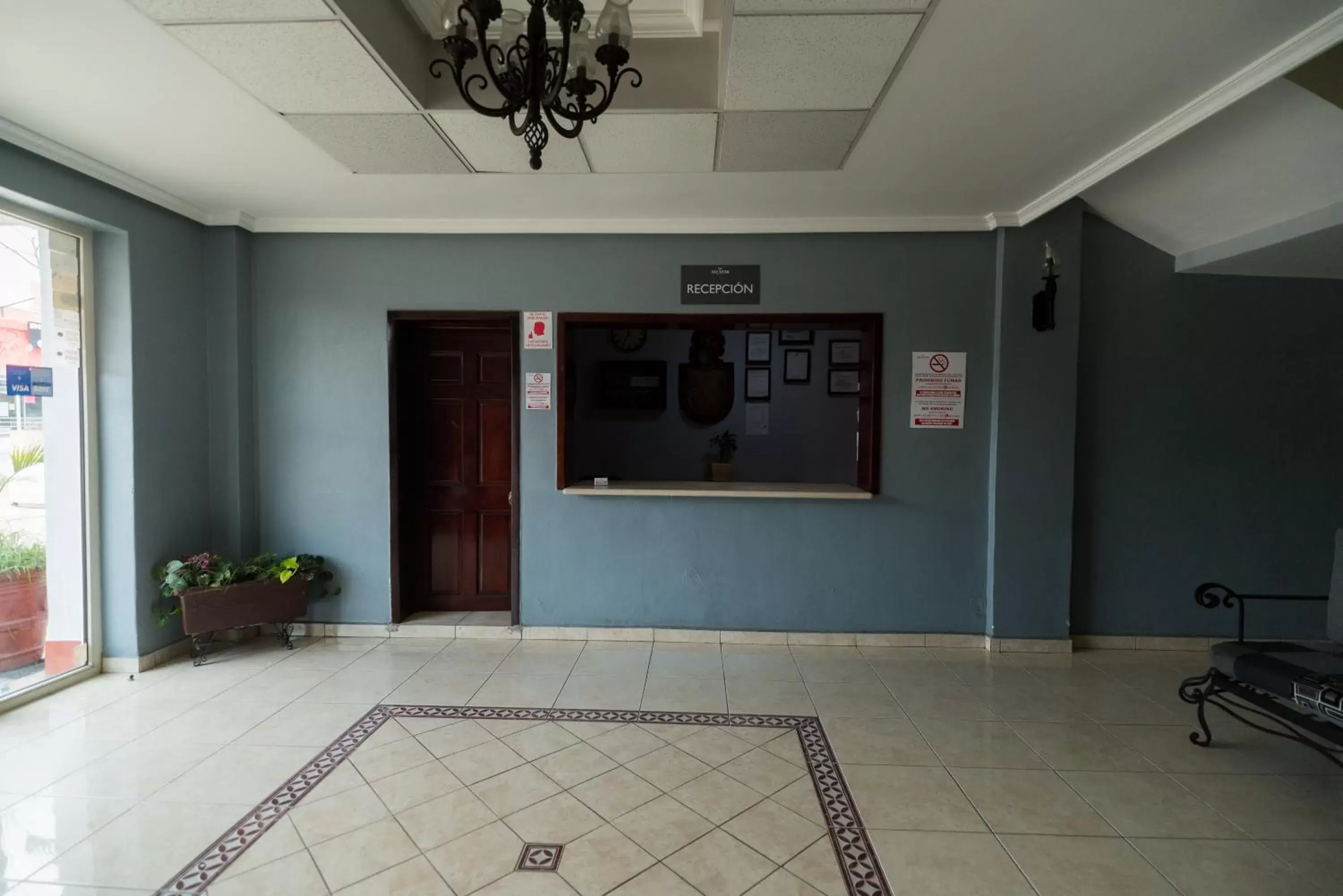 Property building, Lobby/Reception in Hotel Alcazar - Guadalajara Centro Historico