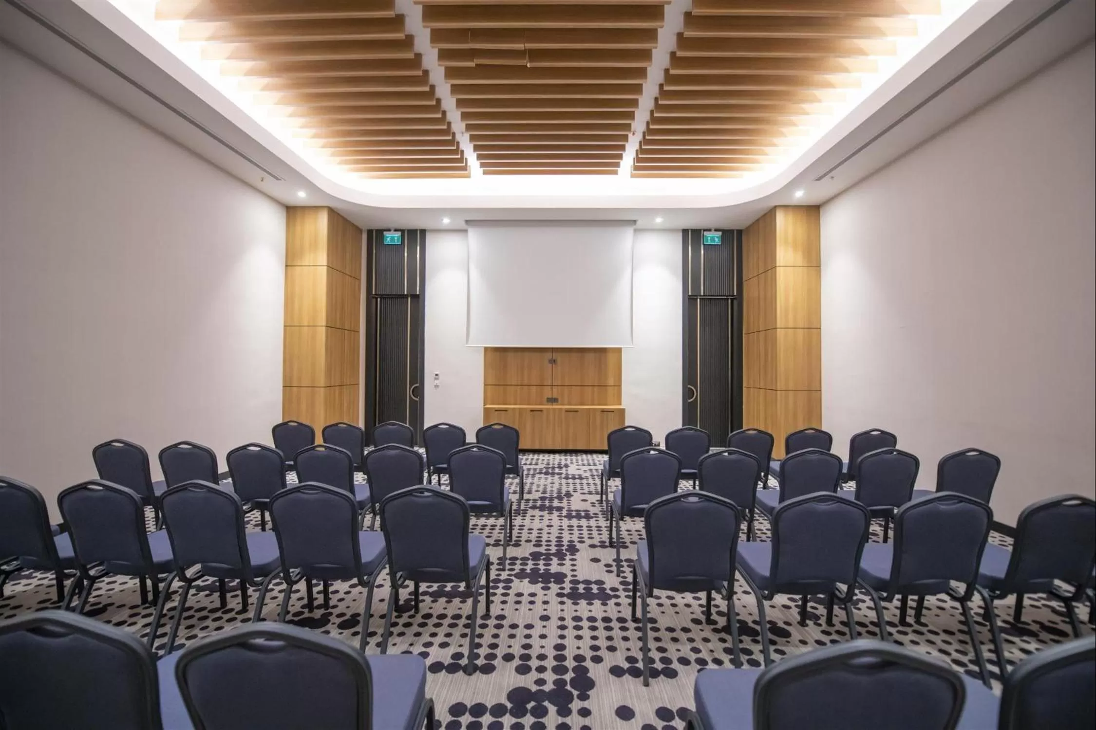 Meeting/conference room in Crowne Plaza Ankara by IHG