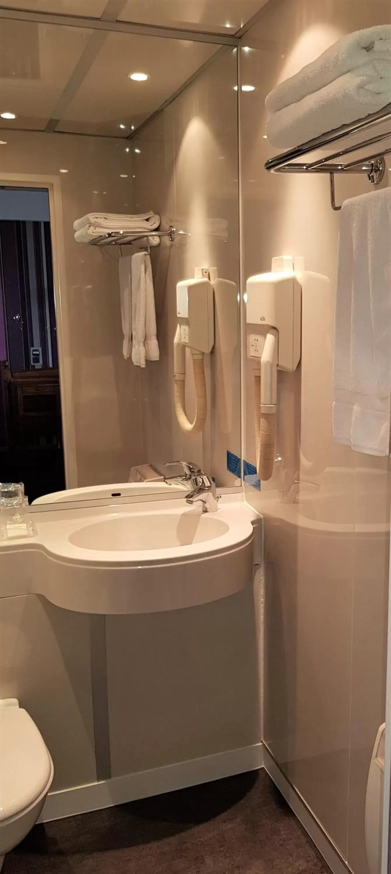 Bathroom in Hotel de Champagne