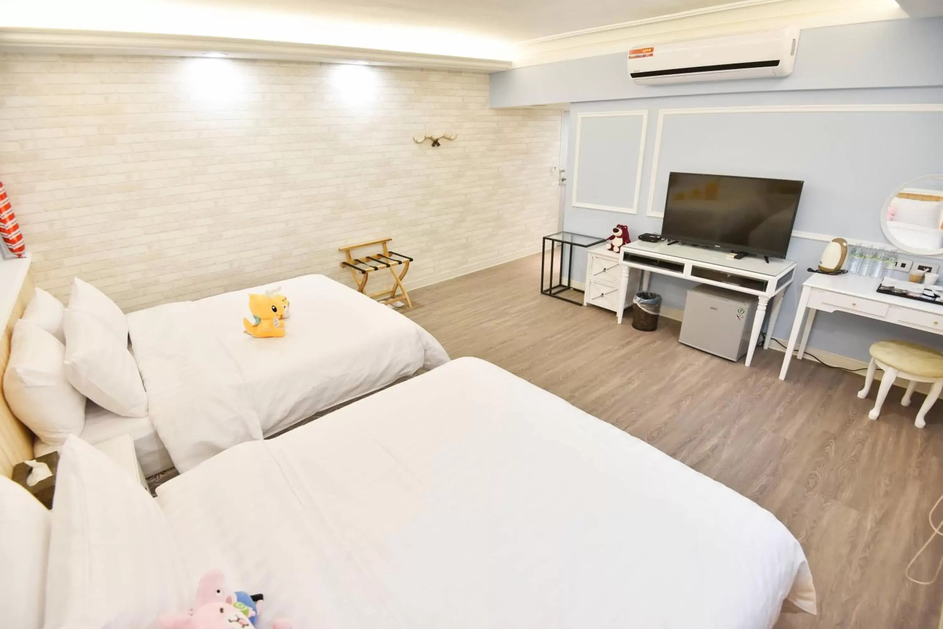 Photo of the whole room, Bed in Migo Hotel Photo of the whole room, Bed in Migo Hotel