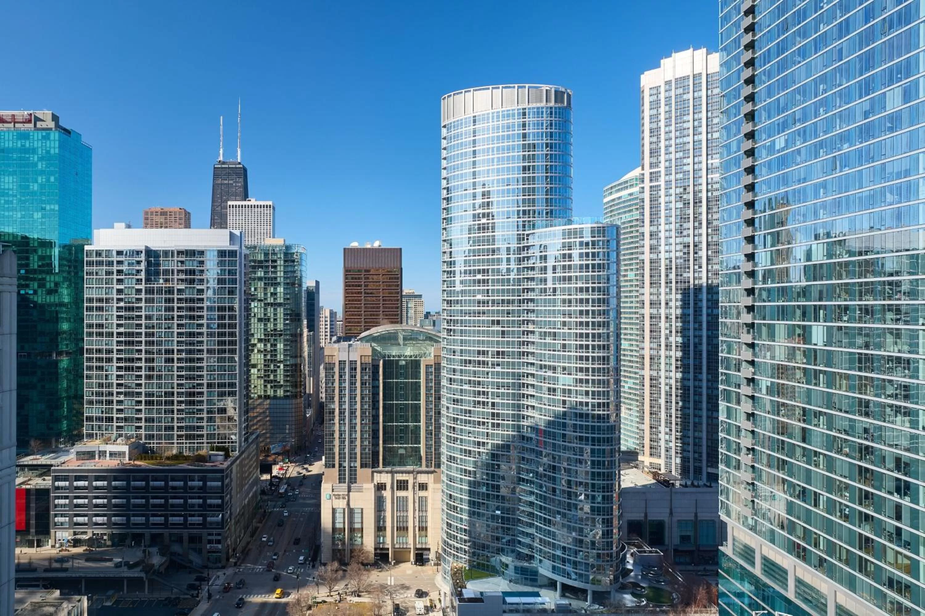 Photo of the whole room in Sheraton Grand Chicago Riverwalk