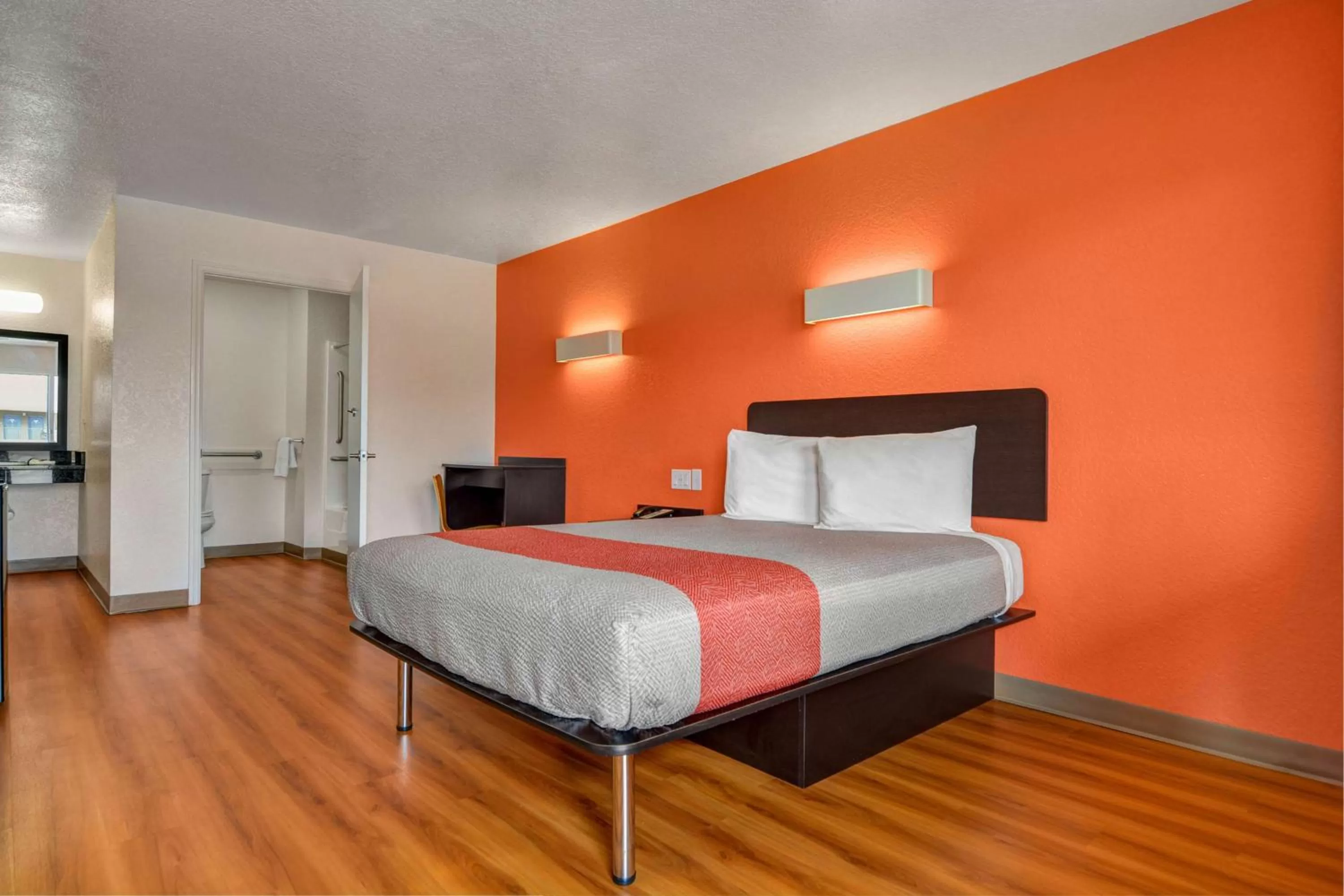 Photo of the whole room, Bed in Motel 6-Moultrie, GA