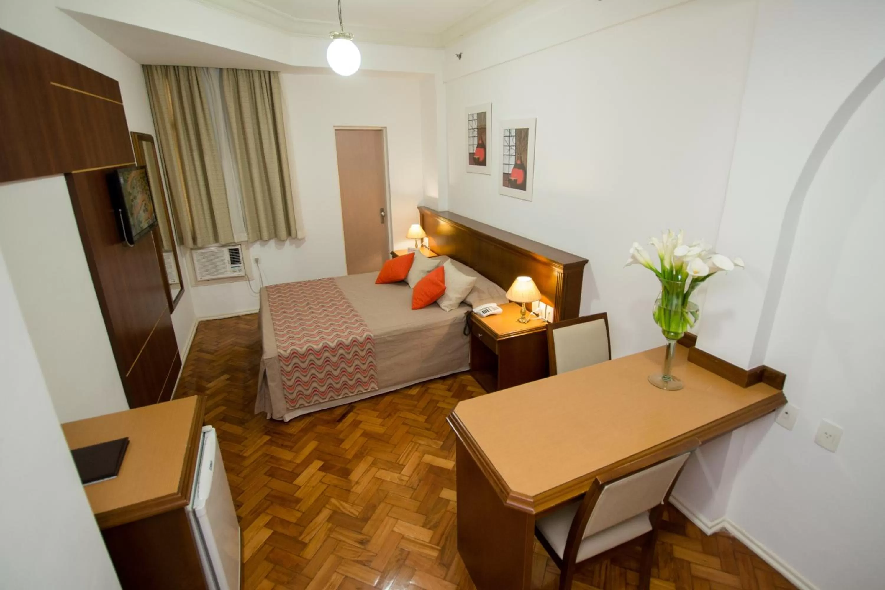 Bedroom, Bed in Hotel OK