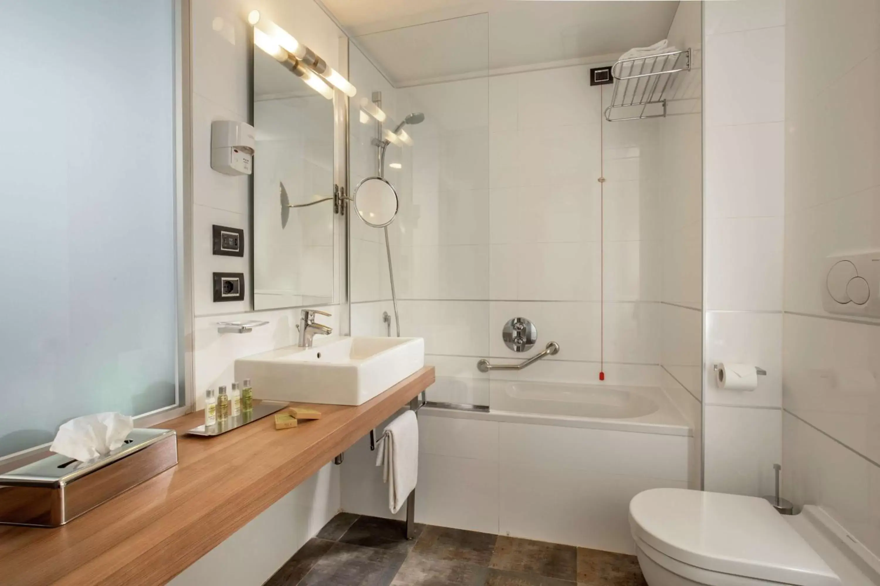 Bathroom in DoubleTree By Hilton Milan