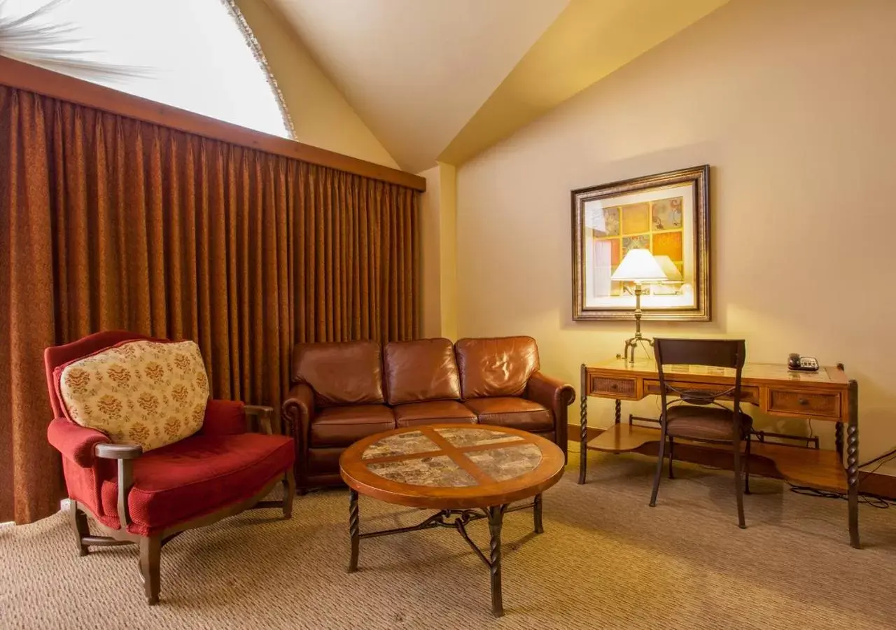 Living room, Seating Area in The Lodge at Ventana Canyon