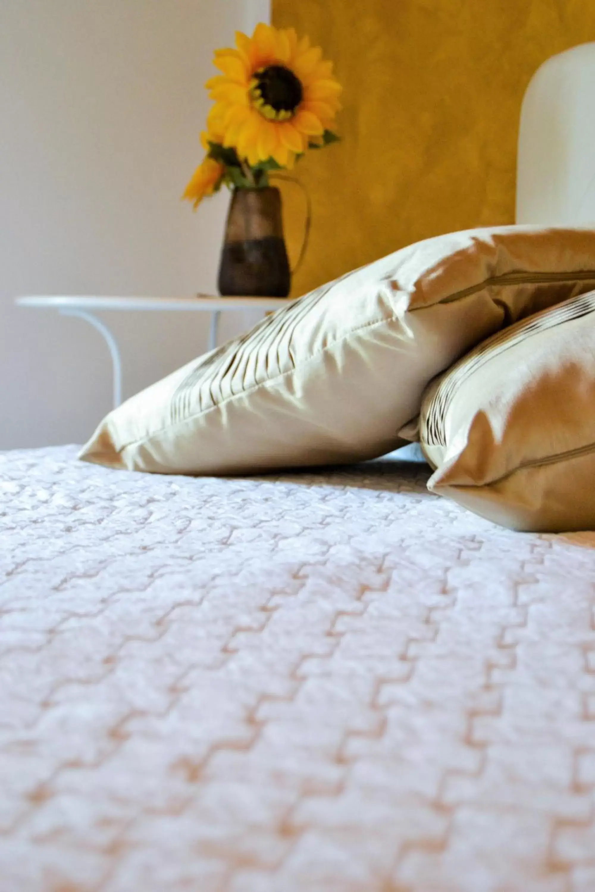 Decorative detail, Bed in Rama Relais