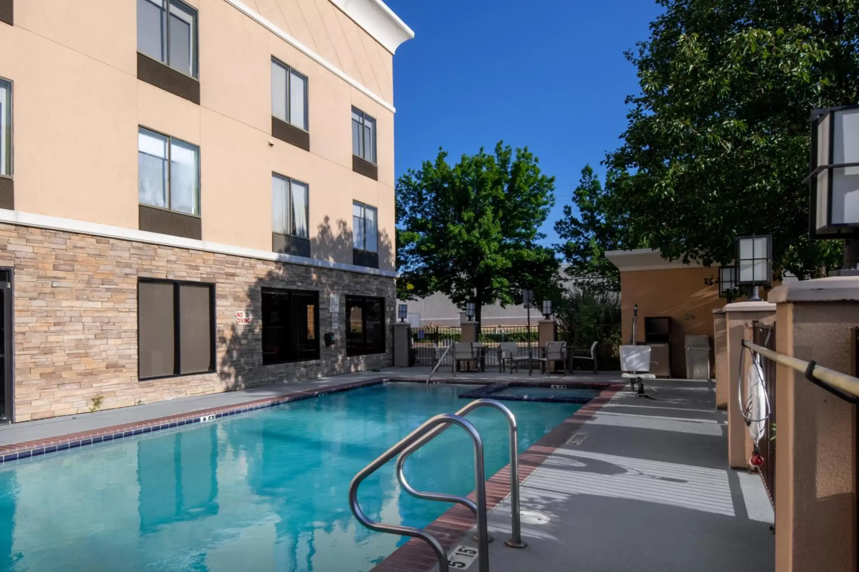 Swimming Pool in Holiday Inn Express Arlington Interstate 20 Parks Mall, an IHG Hotel